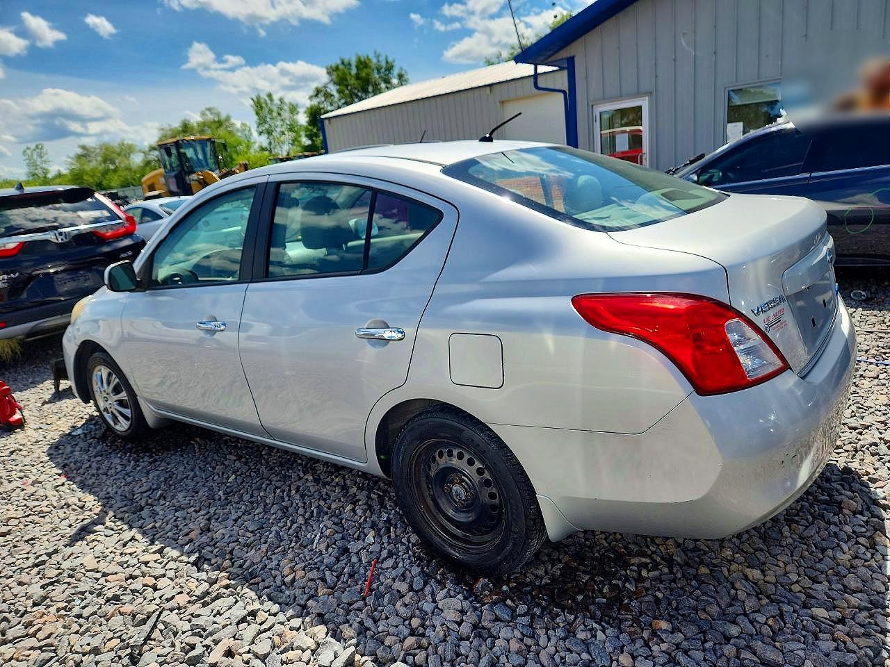 2012 Nissan Versa S/sv/sl Silver vin: 3N1CN7AP7CL868445