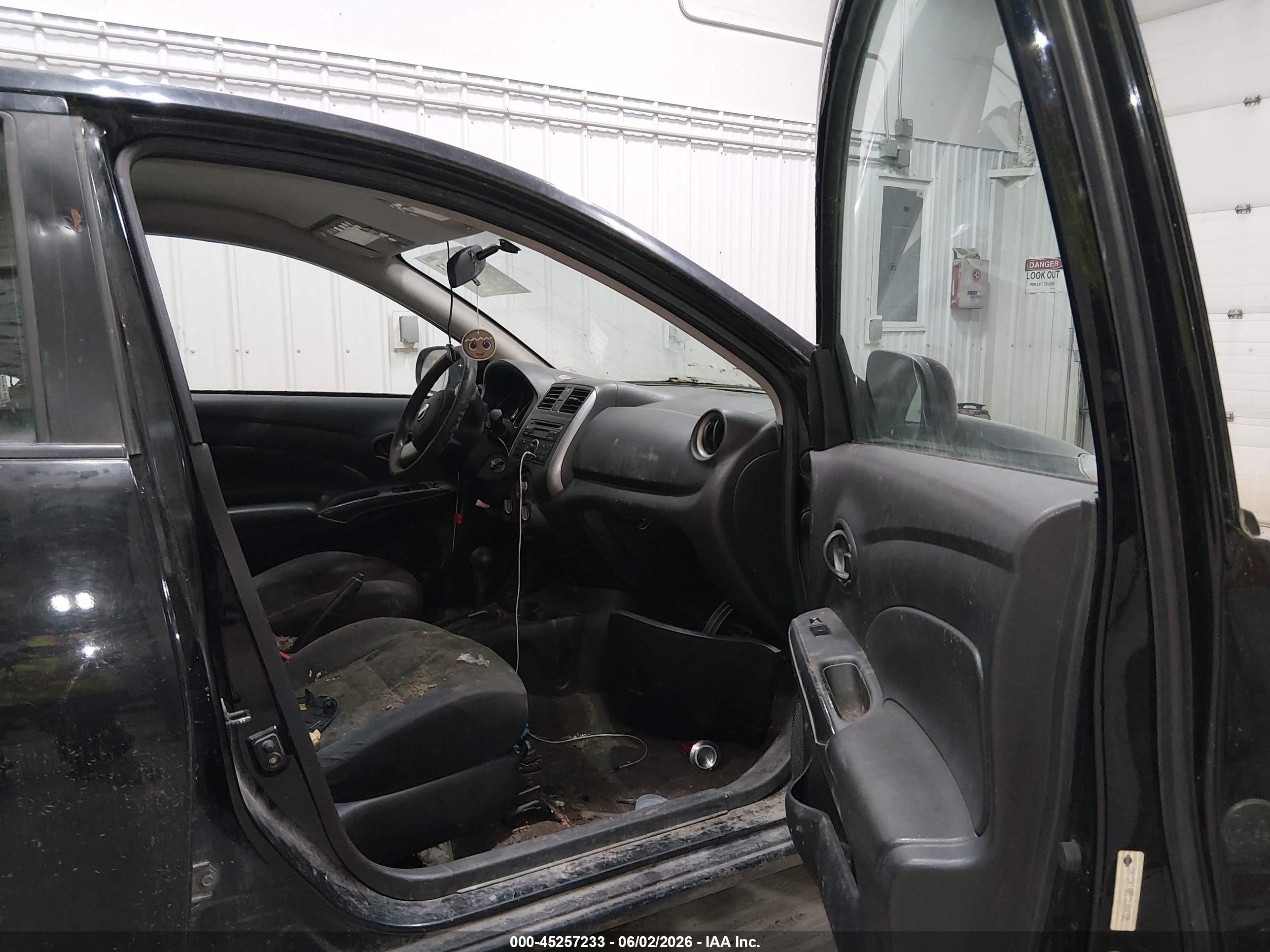 2012 Nissan Versa 1.6 Sv Black vin: 3N1CN7AP7CL894205