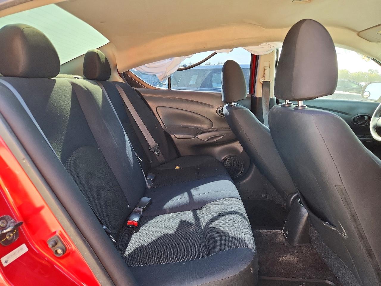 2012 Nissan Versa 1.6 S Red vin: 3N1CN7AP7CL907809
