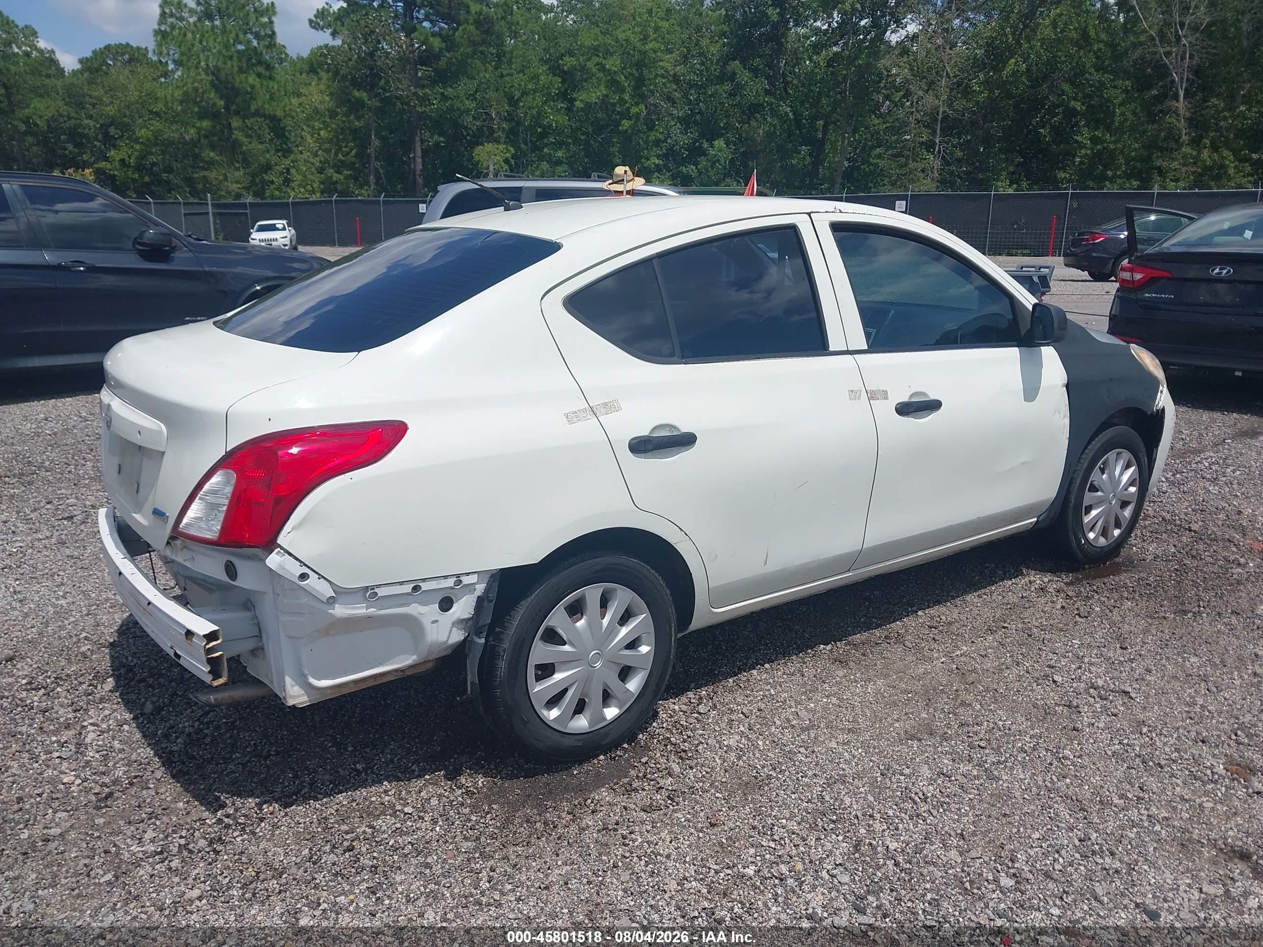 2013 Nissan Versa 1.6 S Белый vin: 3N1CN7AP7DL841148