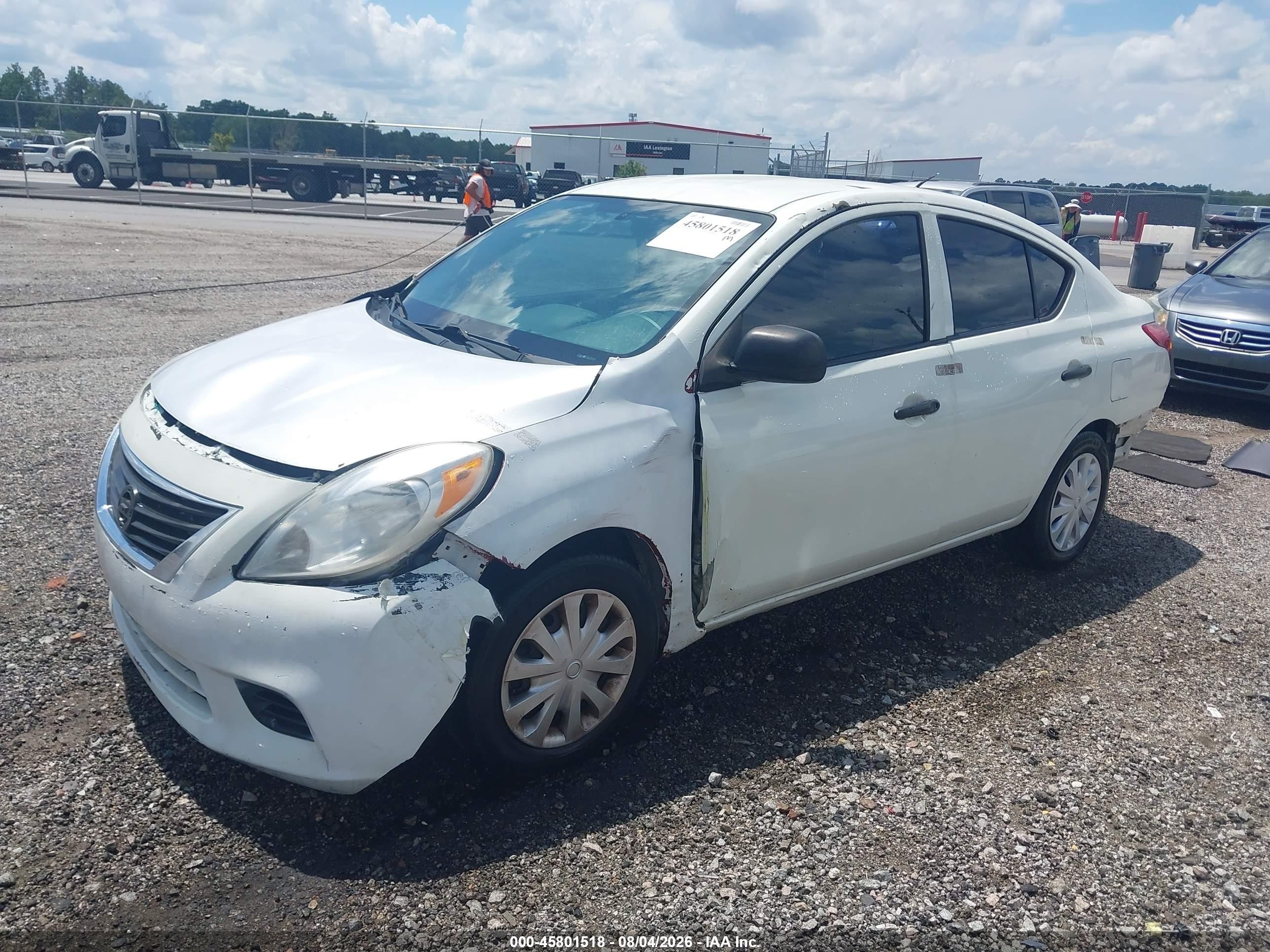 2013 Nissan Versa 1.6 S Белый vin: 3N1CN7AP7DL841148