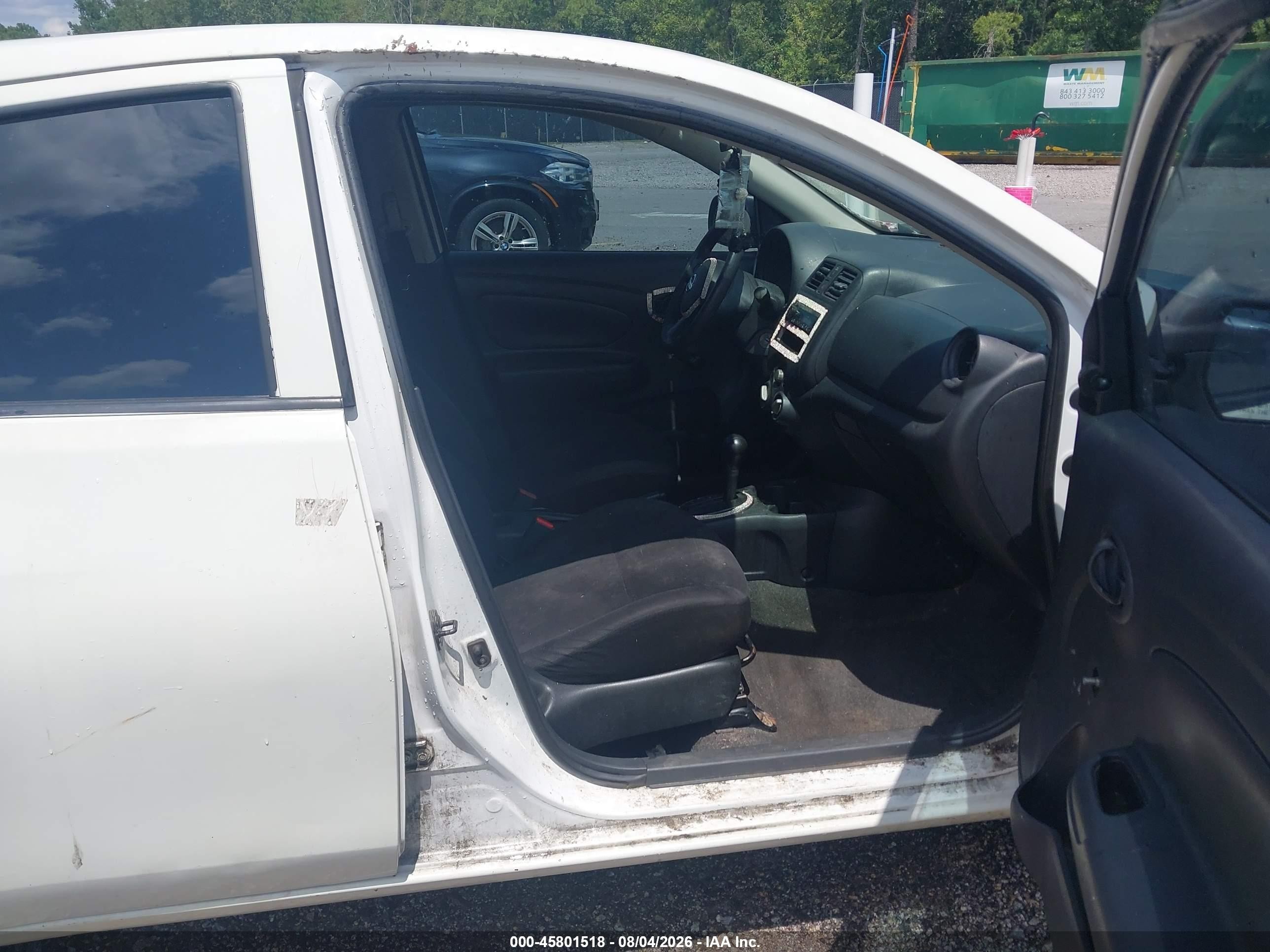 2013 Nissan Versa 1.6 S Белый vin: 3N1CN7AP7DL841148