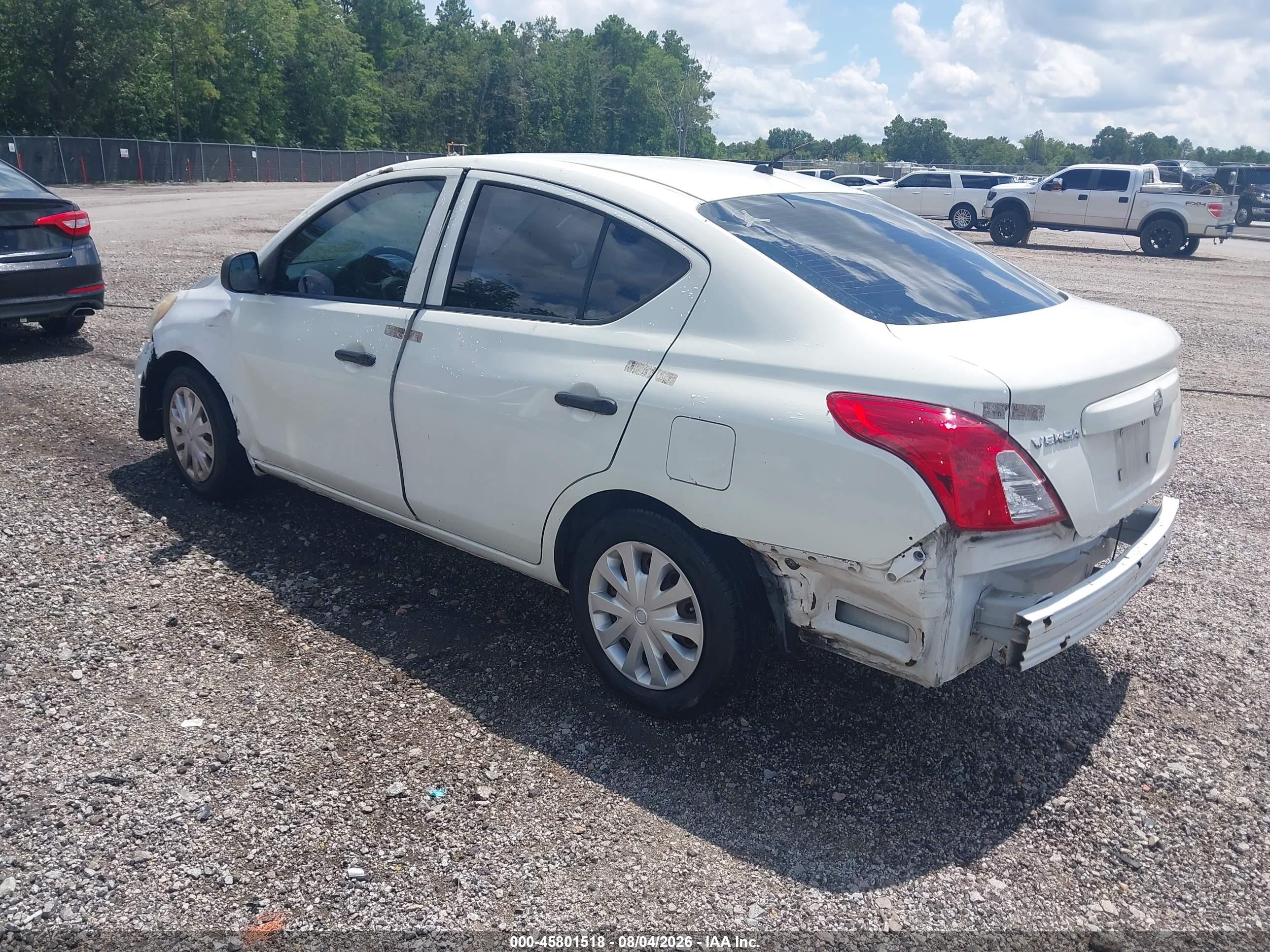 2013 Nissan Versa 1.6 S Белый vin: 3N1CN7AP7DL841148