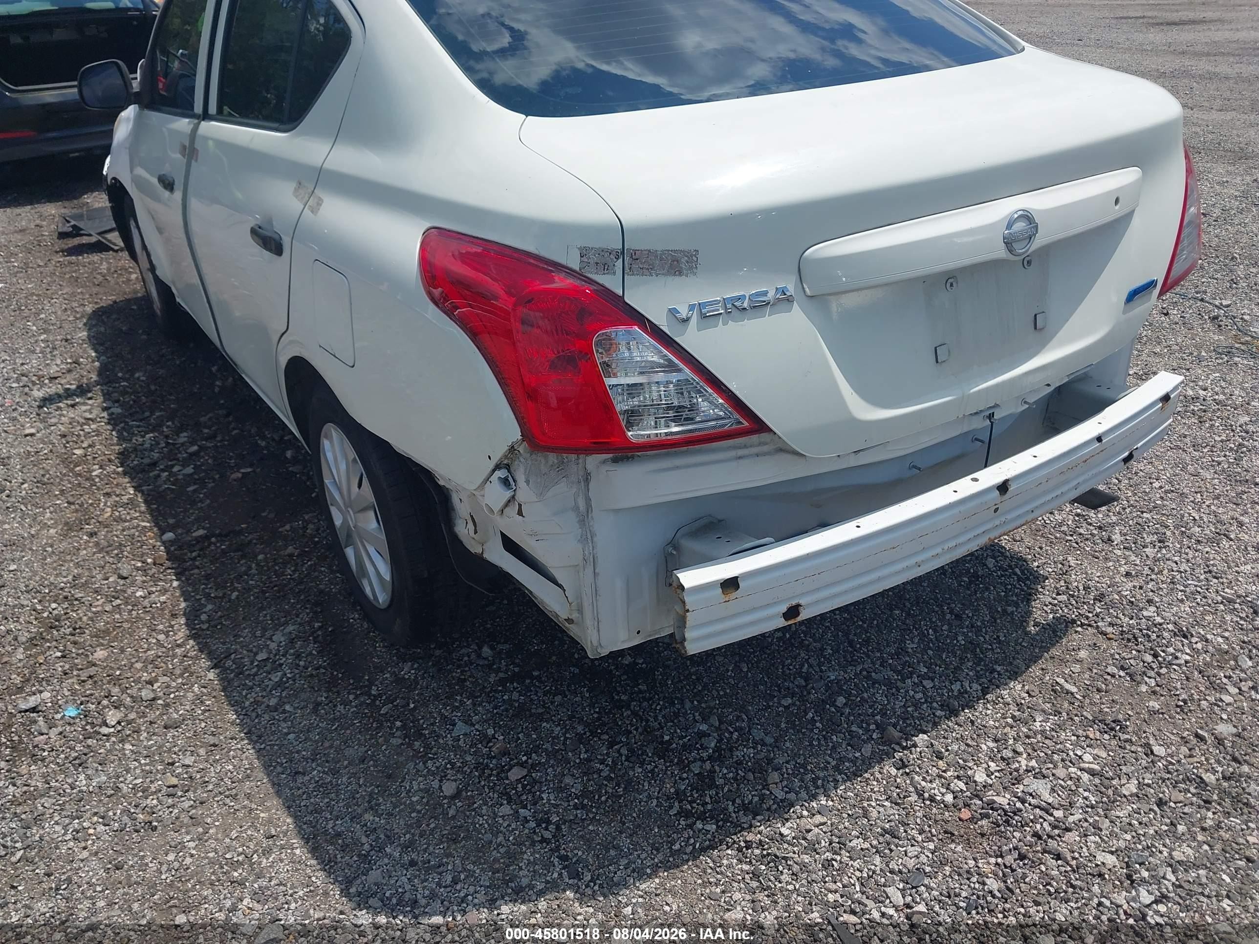 2013 Nissan Versa 1.6 S Белый vin: 3N1CN7AP7DL841148