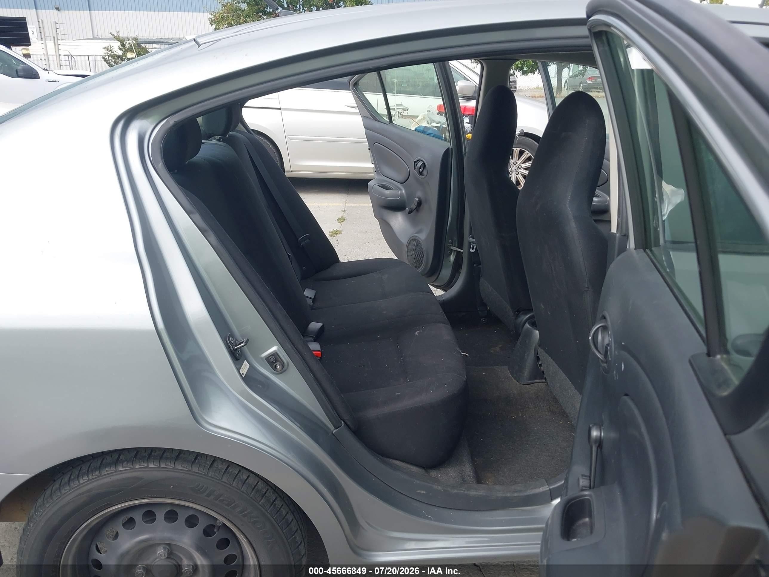 2013 Nissan Versa 1.6 S Gray vin: 3N1CN7AP7DL852652
