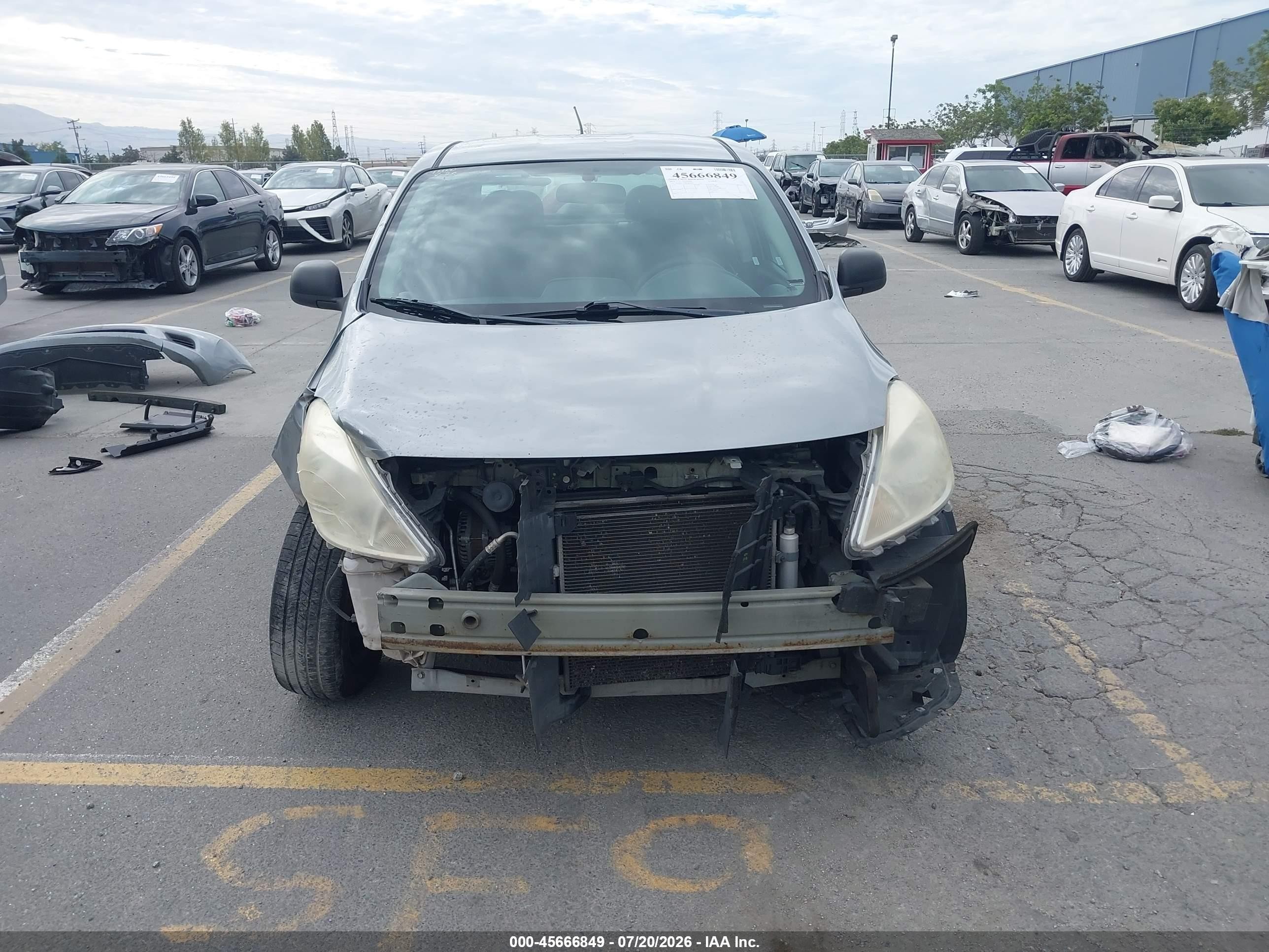 2013 Nissan Versa 1.6 S Gray vin: 3N1CN7AP7DL852652