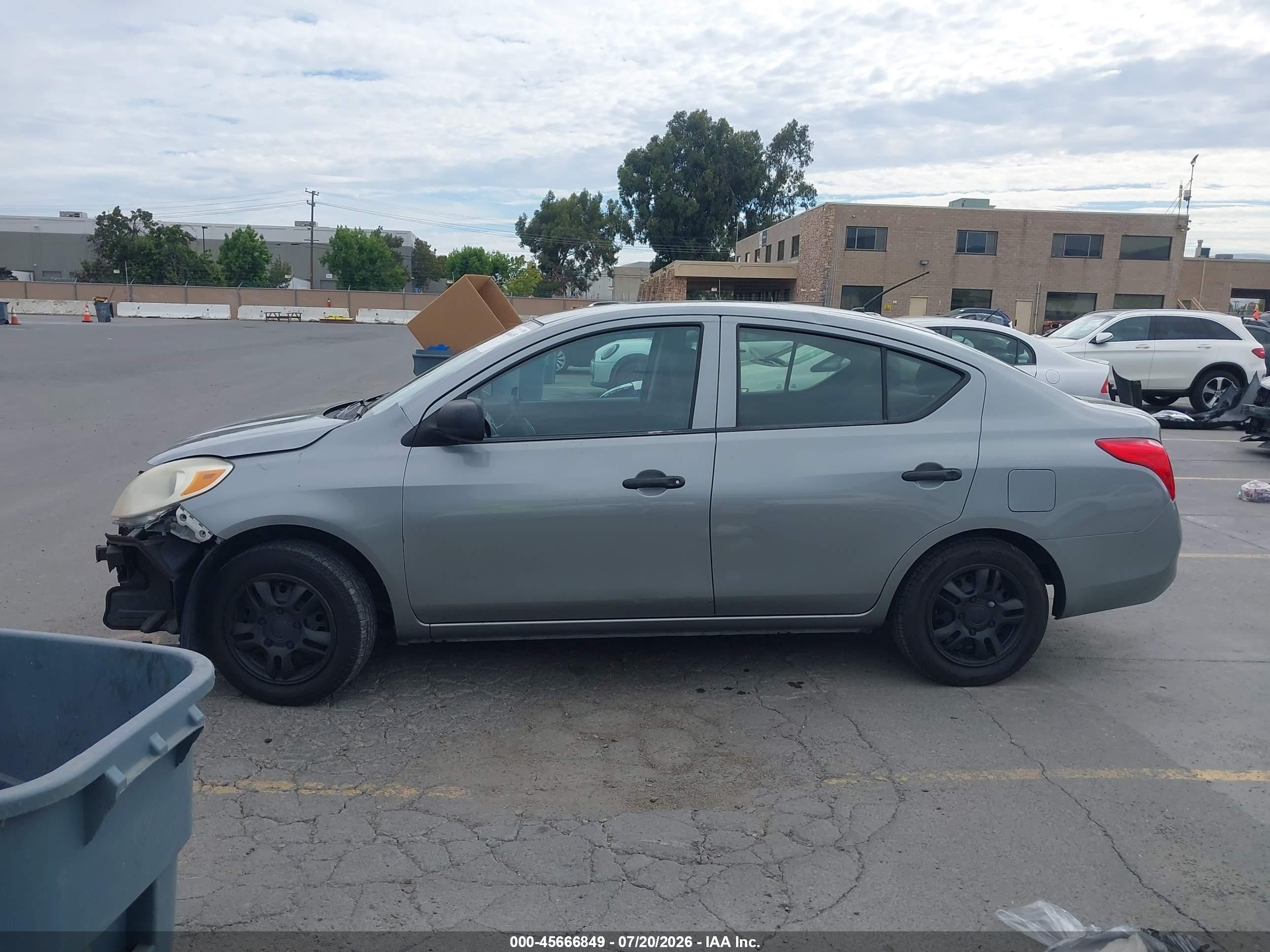 2013 Nissan Versa 1.6 S Gray vin: 3N1CN7AP7DL852652