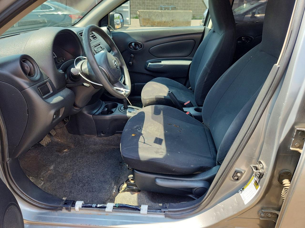 2013 Nissan Versa 1.6 S Silver vin: 3N1CN7AP7DL854238