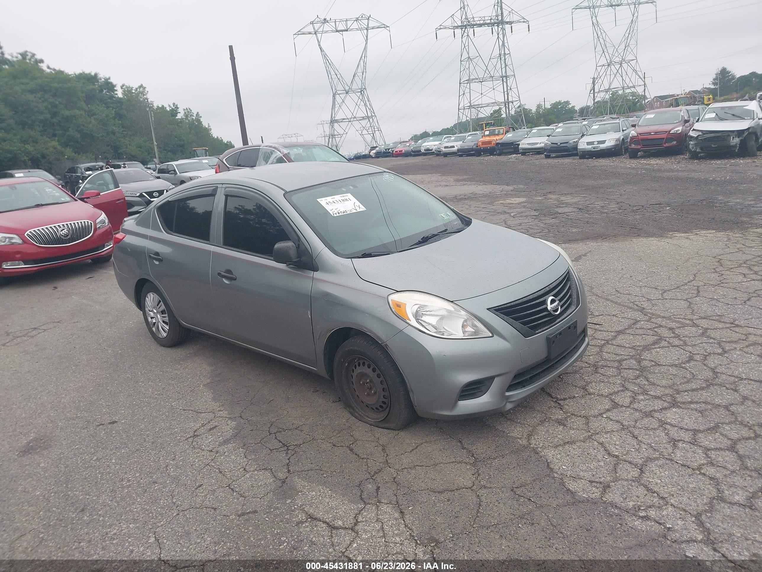 2013 Nissan Versa 1.6 S Серый vin: 3N1CN7AP7DL859939