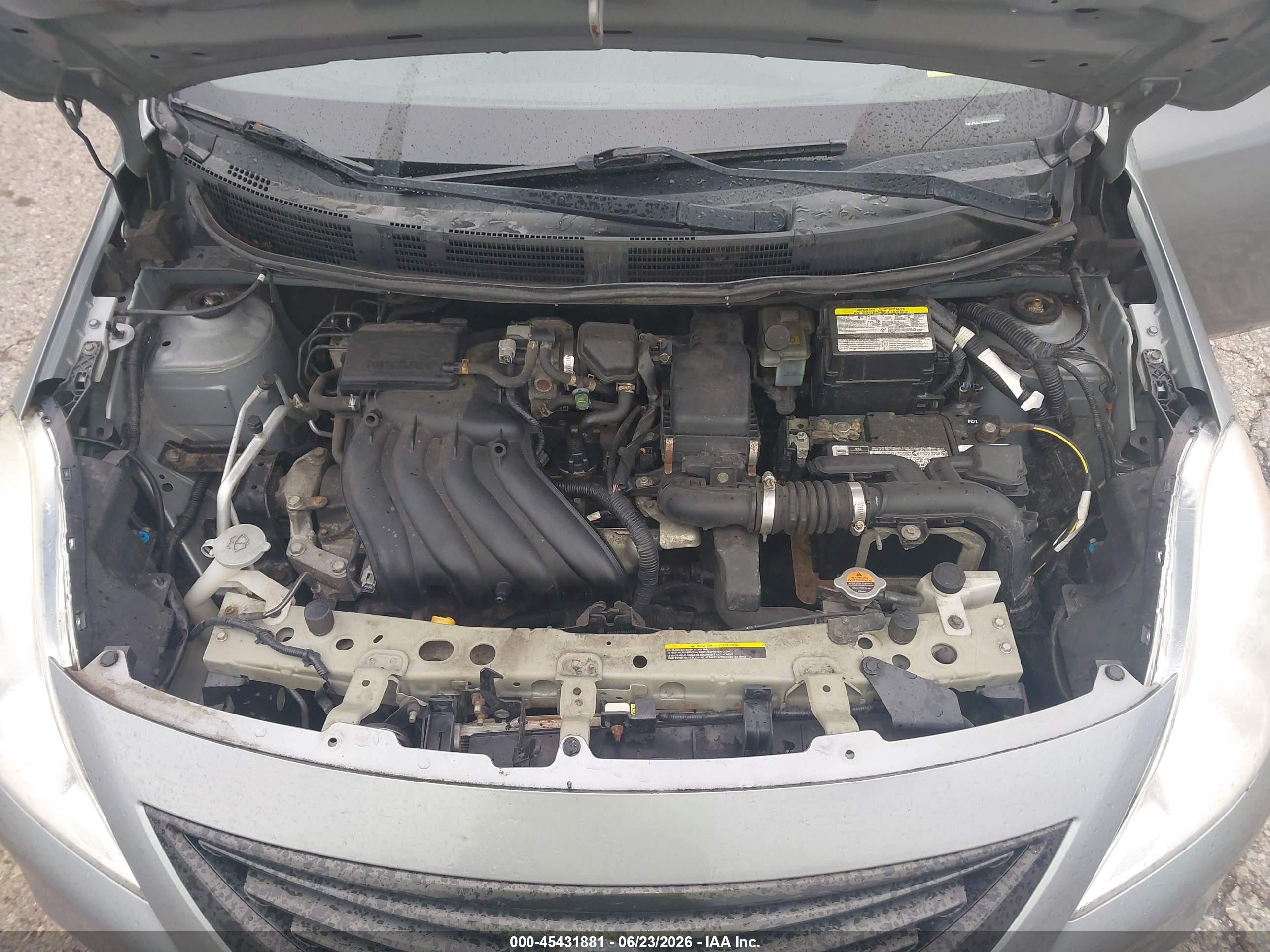 2013 Nissan Versa 1.6 S Серый vin: 3N1CN7AP7DL859939
