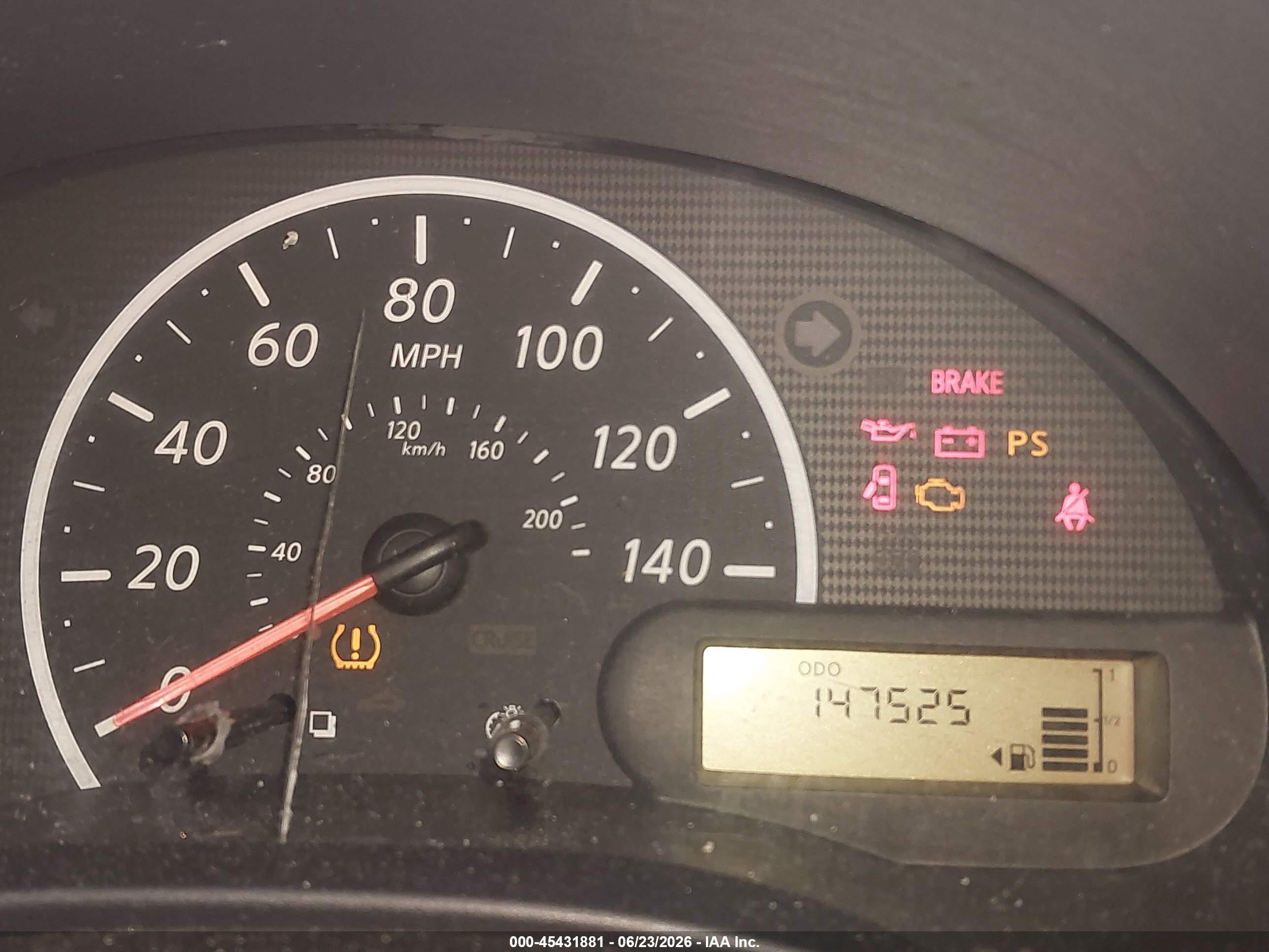 2013 Nissan Versa 1.6 S Серый vin: 3N1CN7AP7DL859939