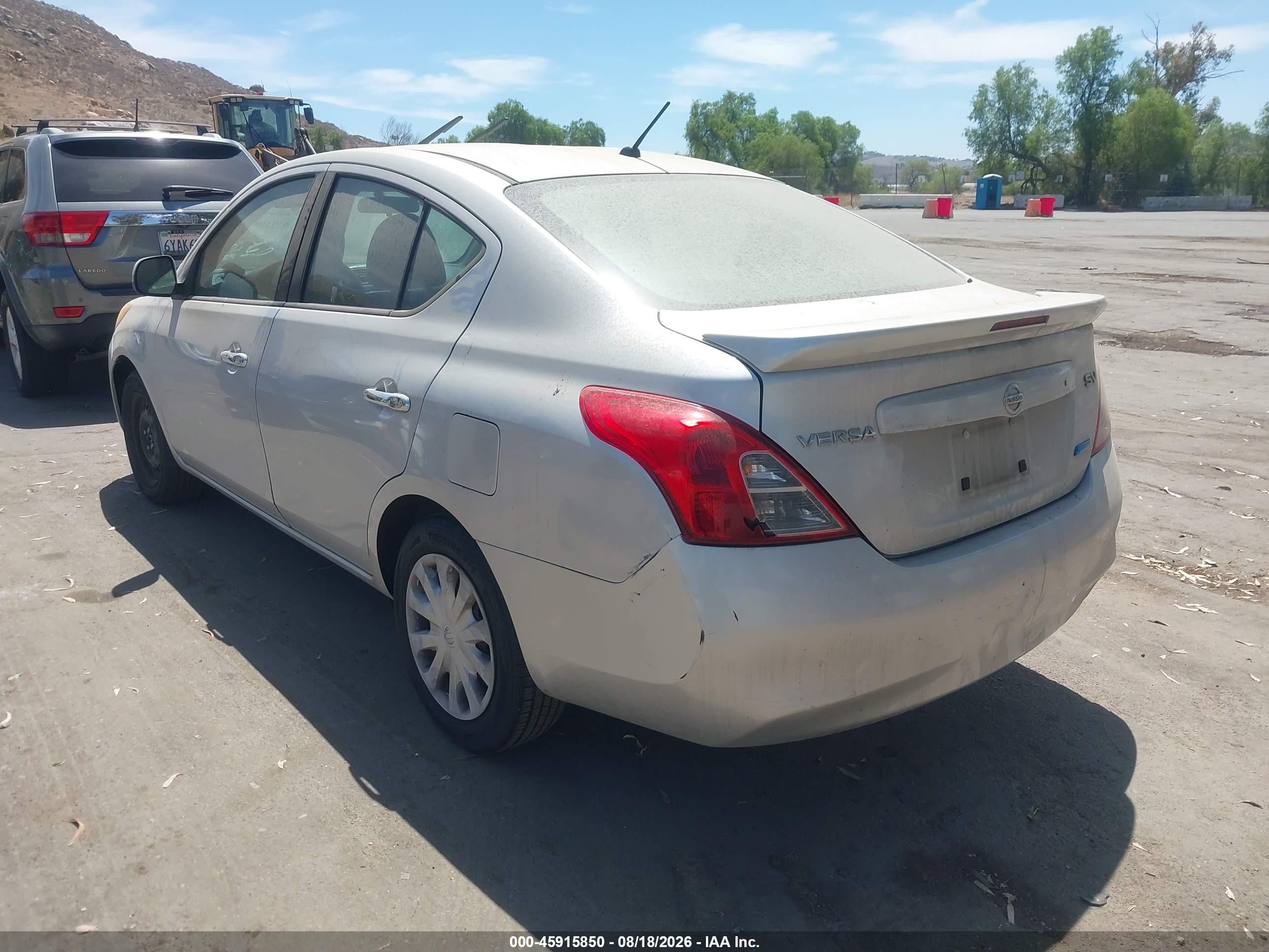 2013 Nissan Versa 1.6 Sv Silver vin: 3N1CN7AP7DL885649