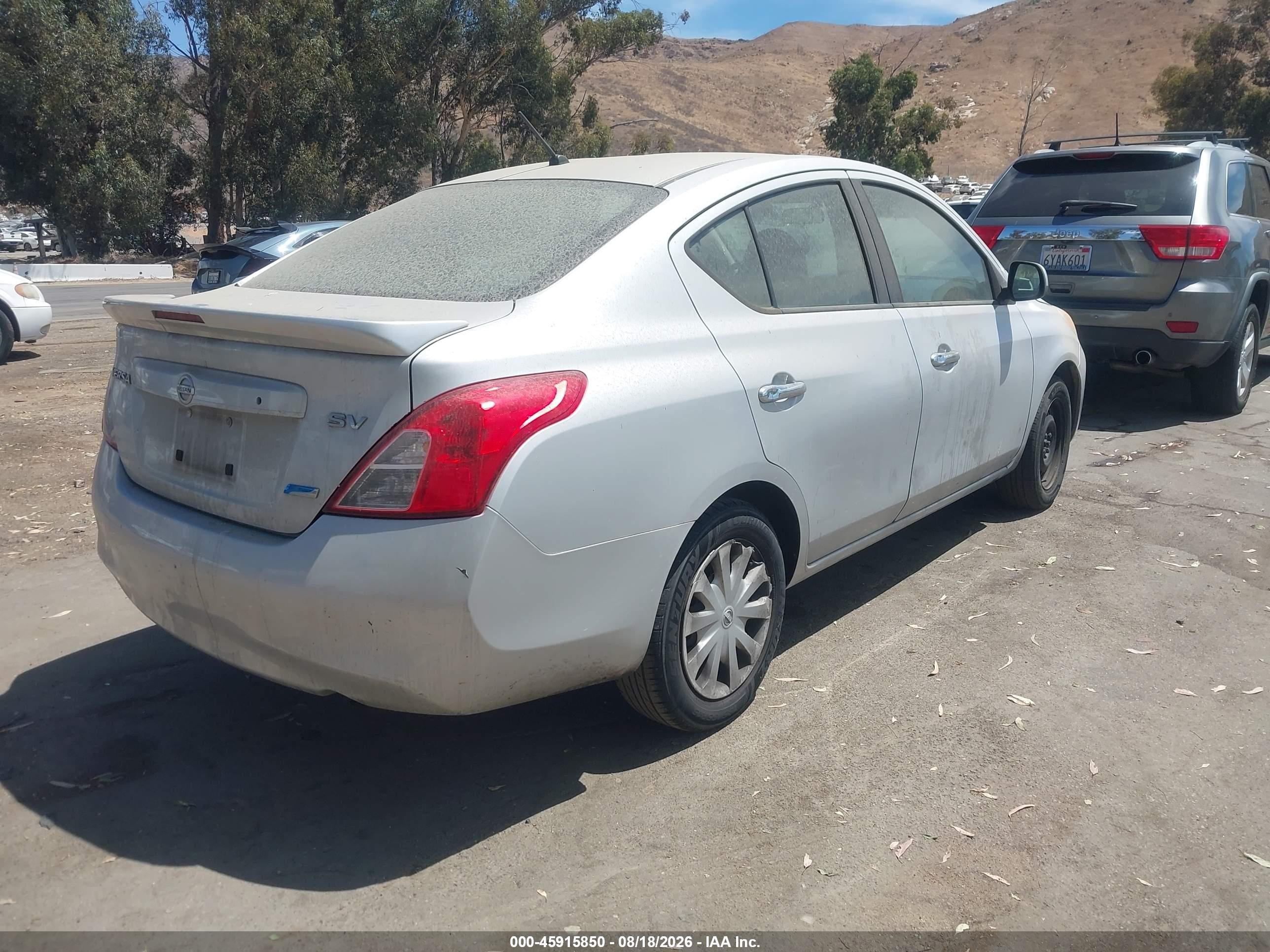 2013 Nissan Versa 1.6 Sv Silver vin: 3N1CN7AP7DL885649