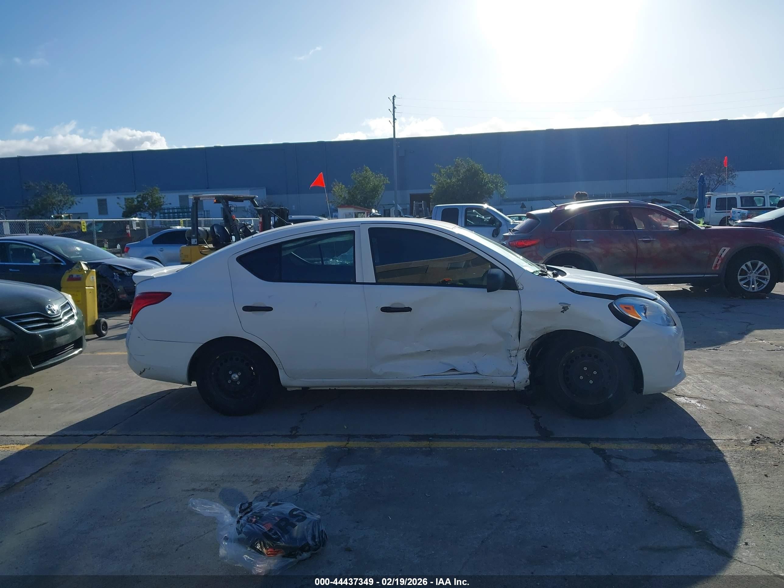 2014 Nissan Versa 1.6 S+ White vin: 3N1CN7AP7EL818602
