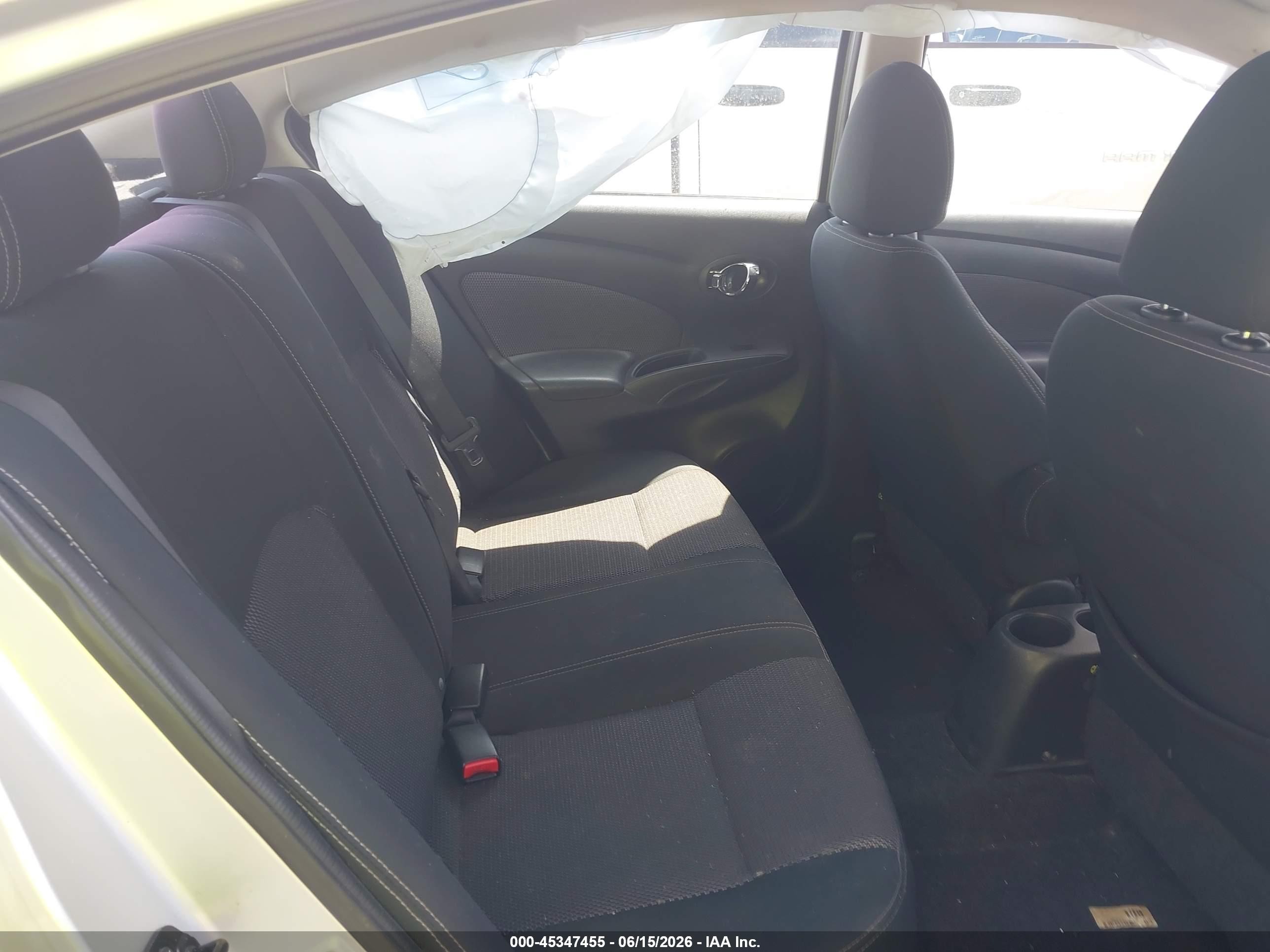 2014 Nissan Versa 1.6 Sv Silver vin: 3N1CN7AP7EL830457