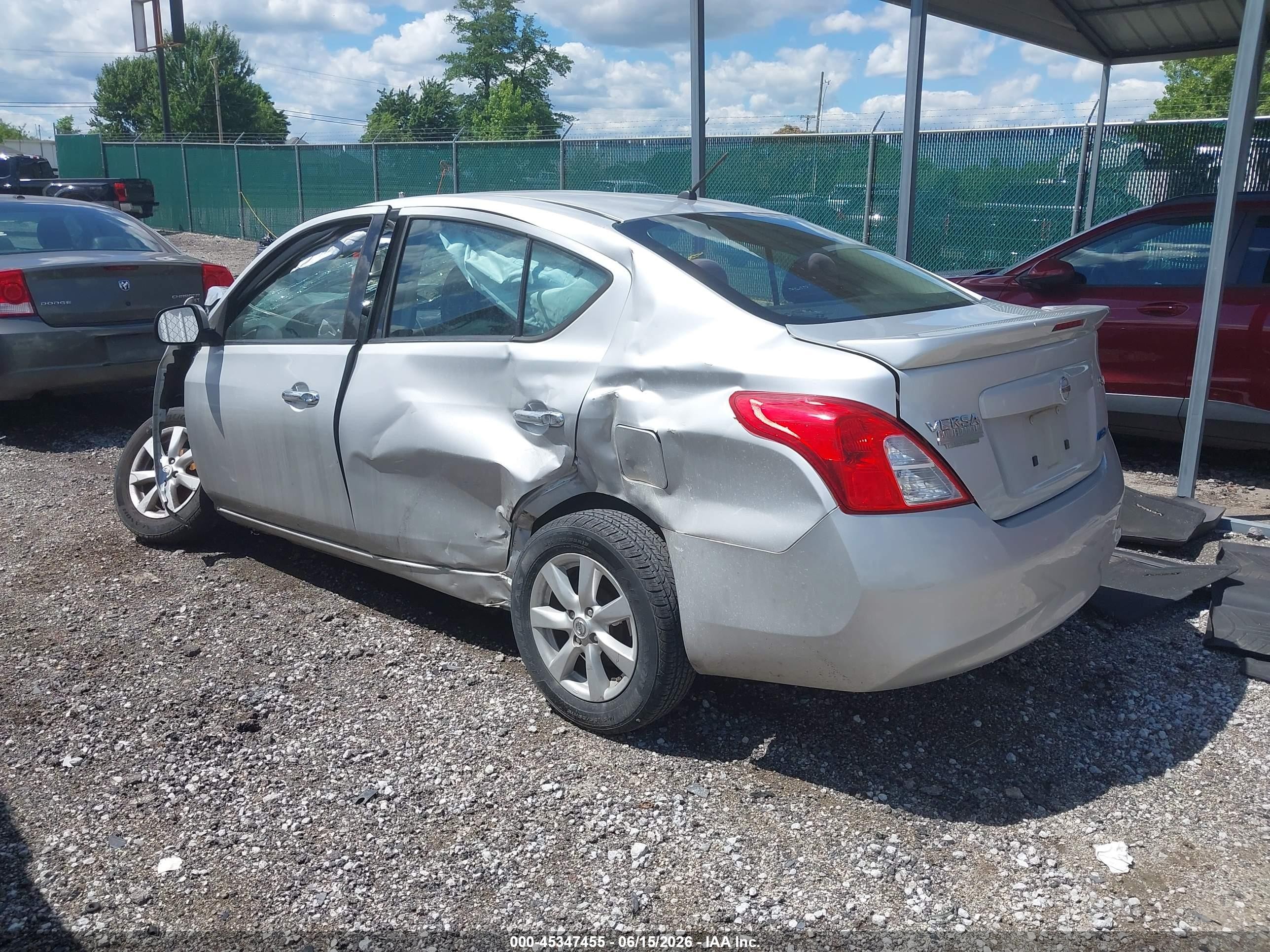 2014 Nissan Versa 1.6 Sv Silver vin: 3N1CN7AP7EL830457
