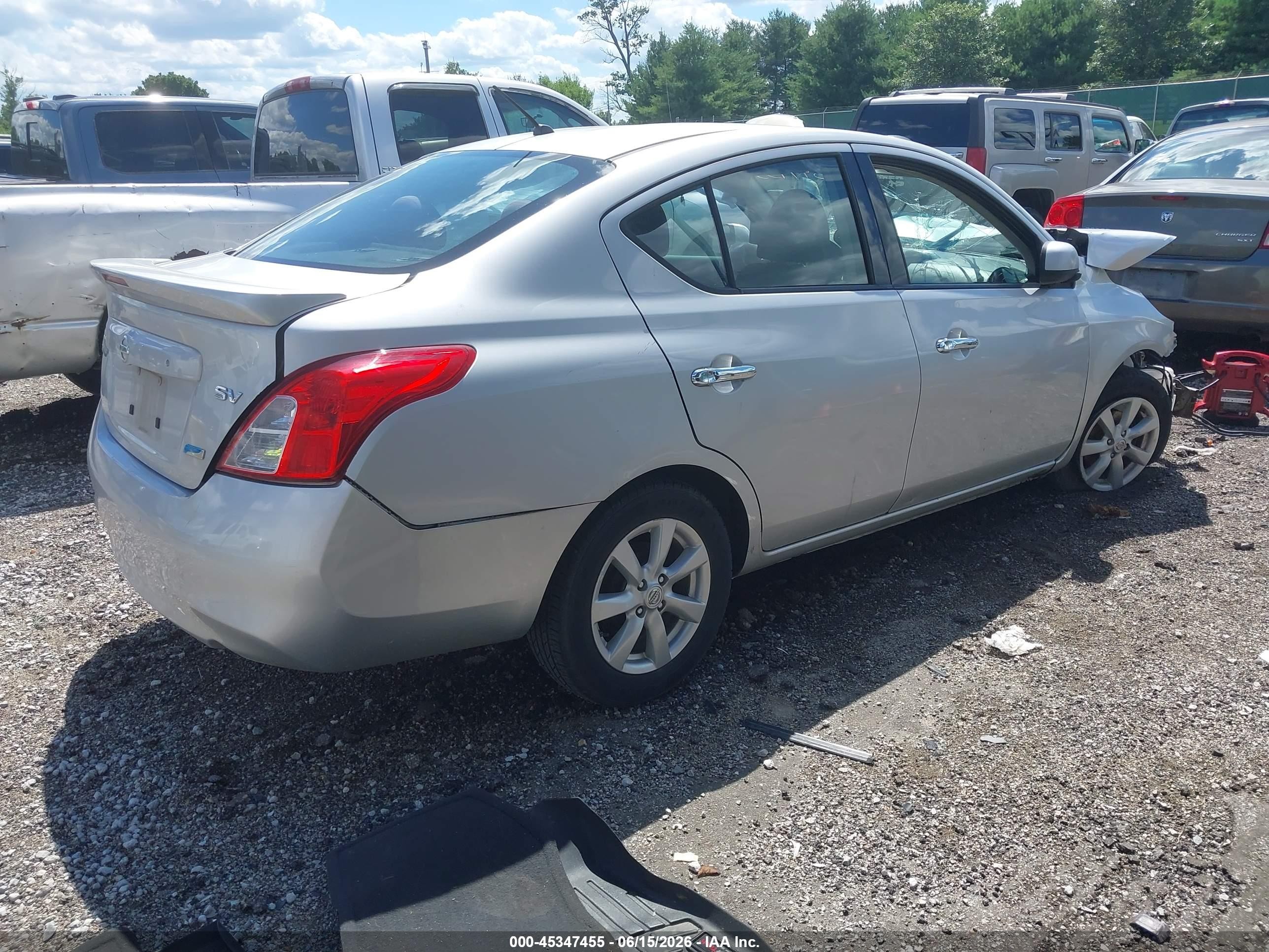 2014 Nissan Versa 1.6 Sv Silver vin: 3N1CN7AP7EL830457