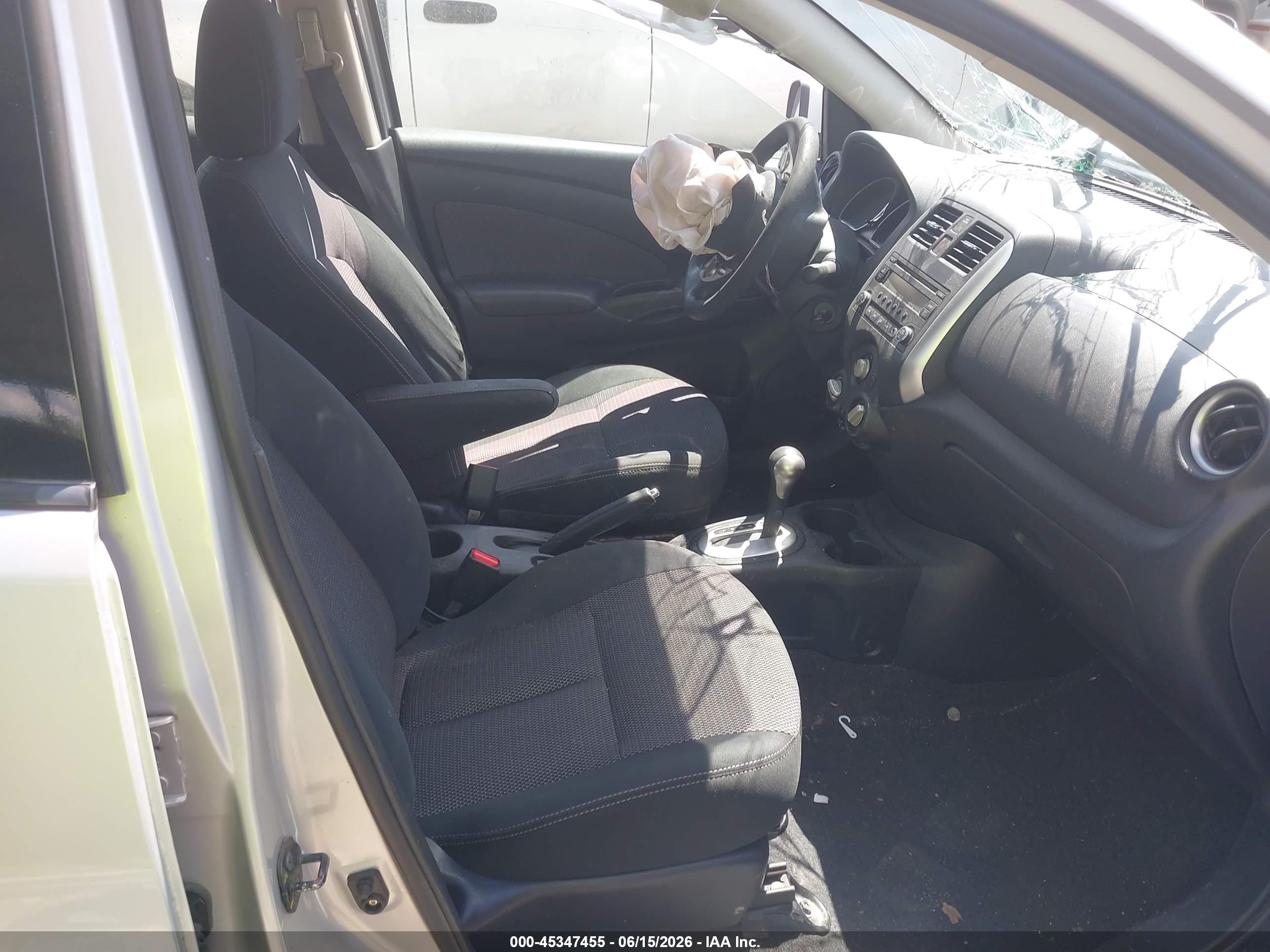 2014 Nissan Versa 1.6 Sv Silver vin: 3N1CN7AP7EL830457