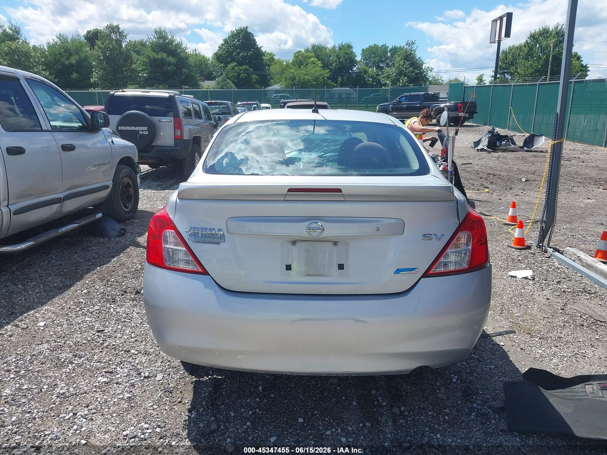 2014 Nissan Versa 1.6 Sv Silver vin: 3N1CN7AP7EL830457