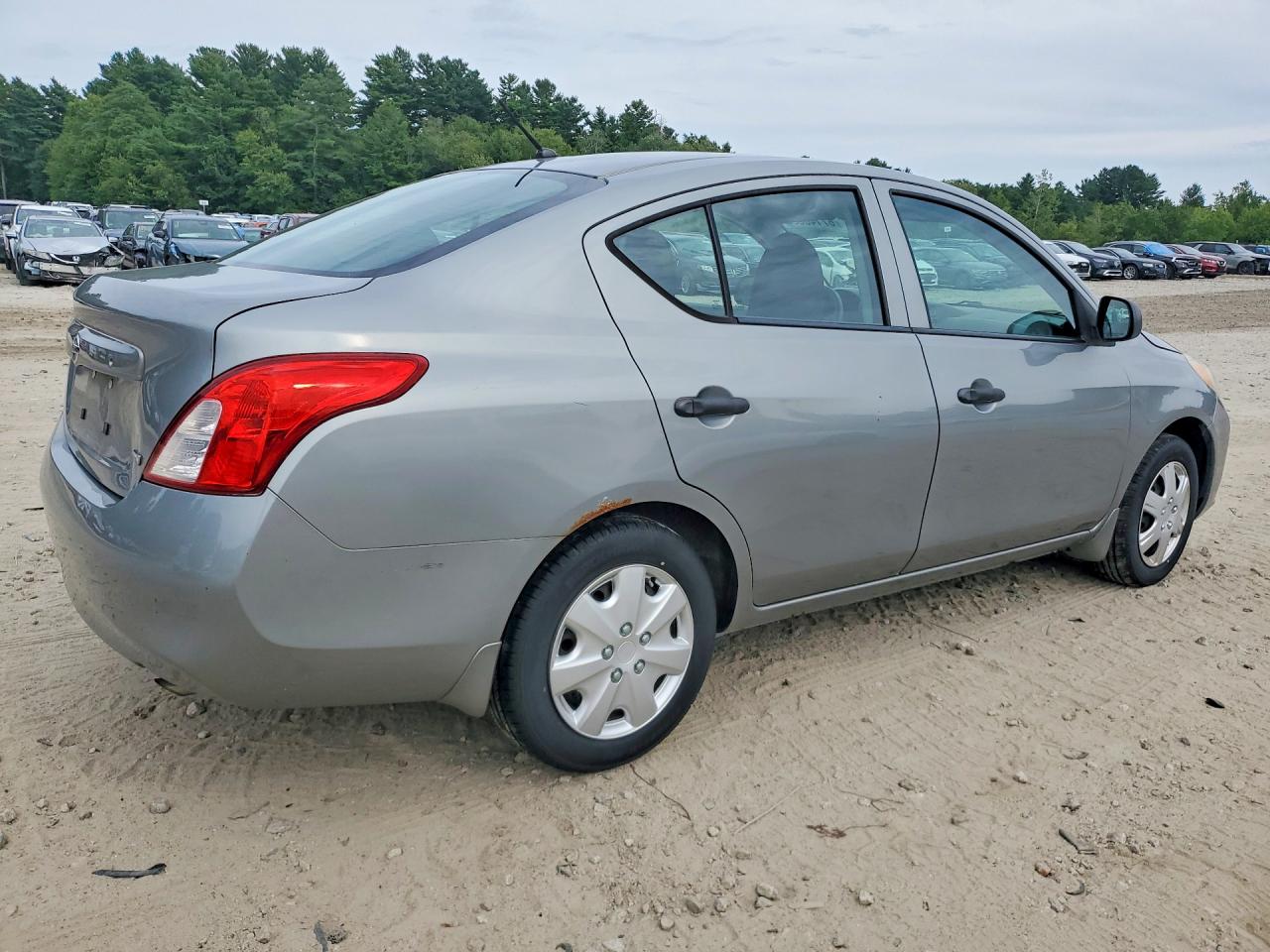 2014 Nissan Versa 1.6 S Silver vin: 3N1CN7AP7EL845458