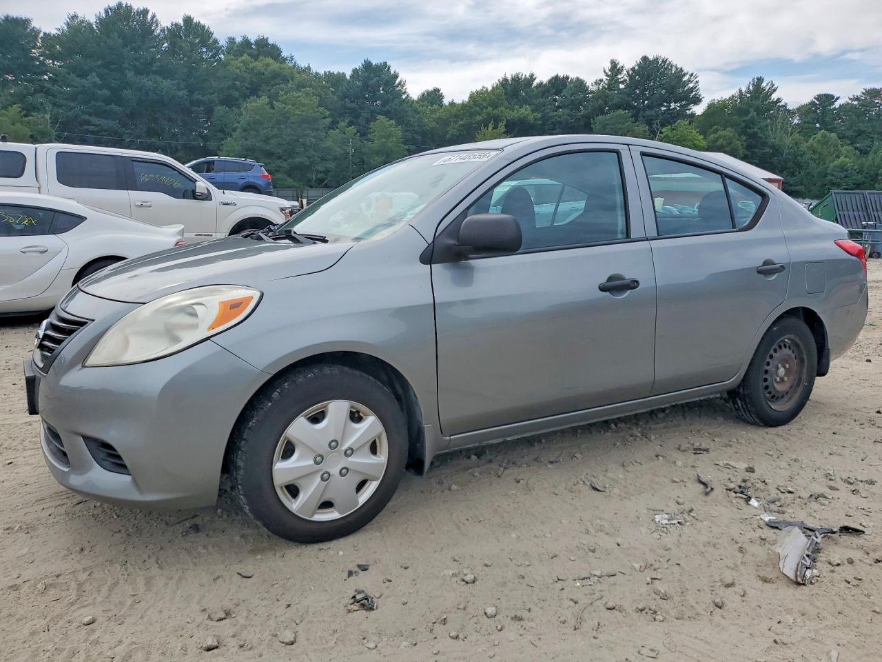 2014 Nissan Versa 1.6 S Silver vin: 3N1CN7AP7EL845458