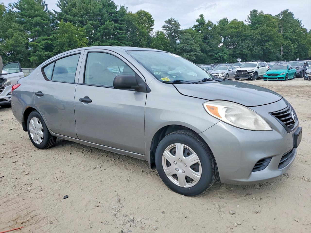 2014 Nissan Versa 1.6 S Silver vin: 3N1CN7AP7EL845458