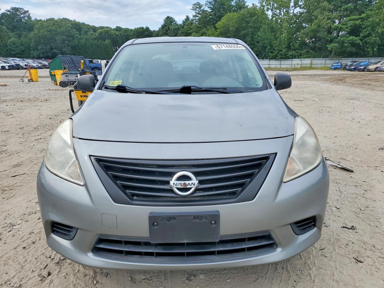 2014 Nissan Versa 1.6 S Silver vin: 3N1CN7AP7EL845458