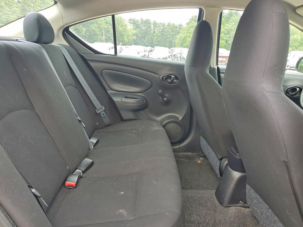 2014 Nissan Versa 1.6 S Silver vin: 3N1CN7AP7EL845458
