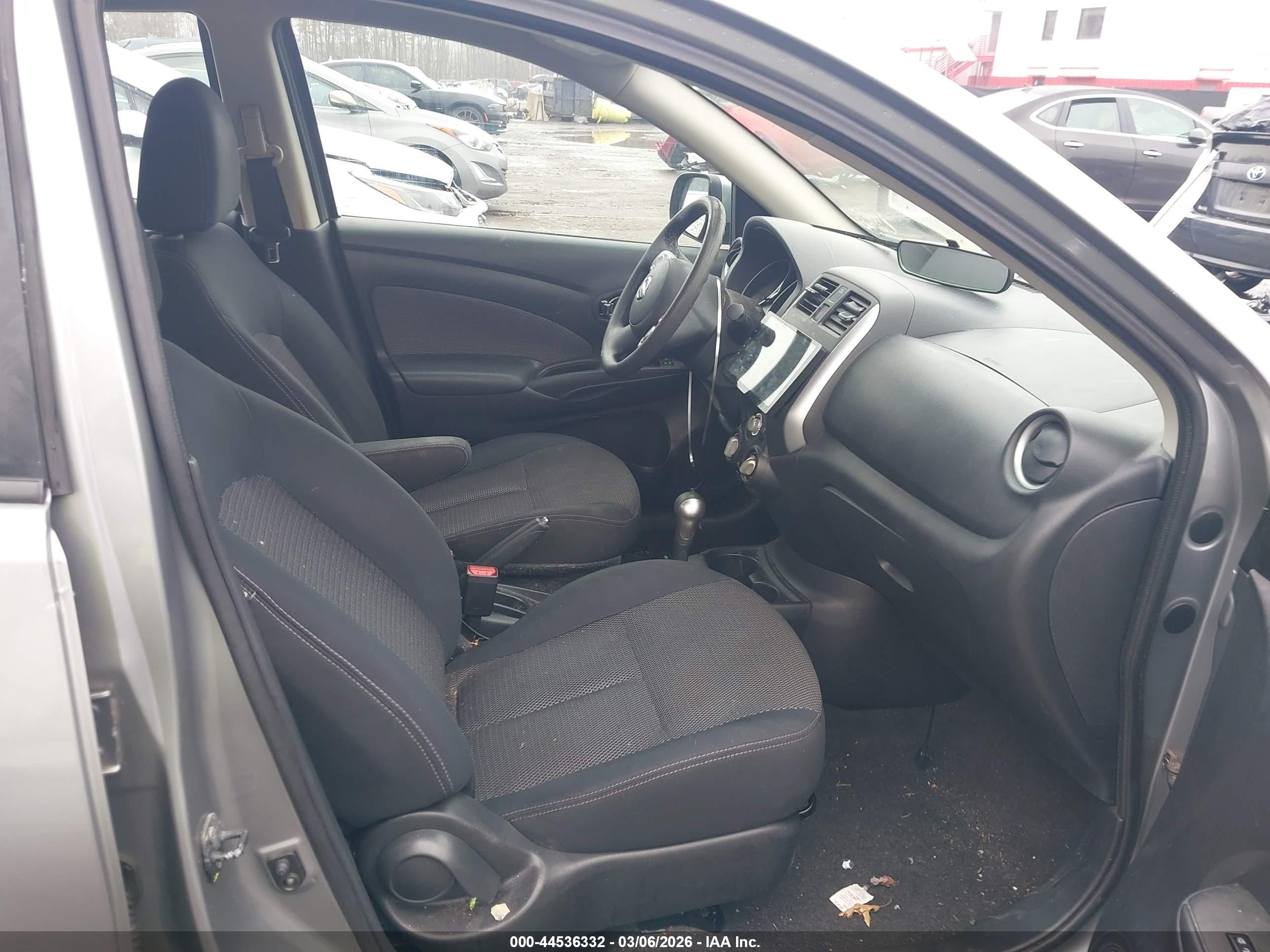 2014 Nissan Versa 1.6 Sl Silver vin: 3N1CN7AP7EL846027