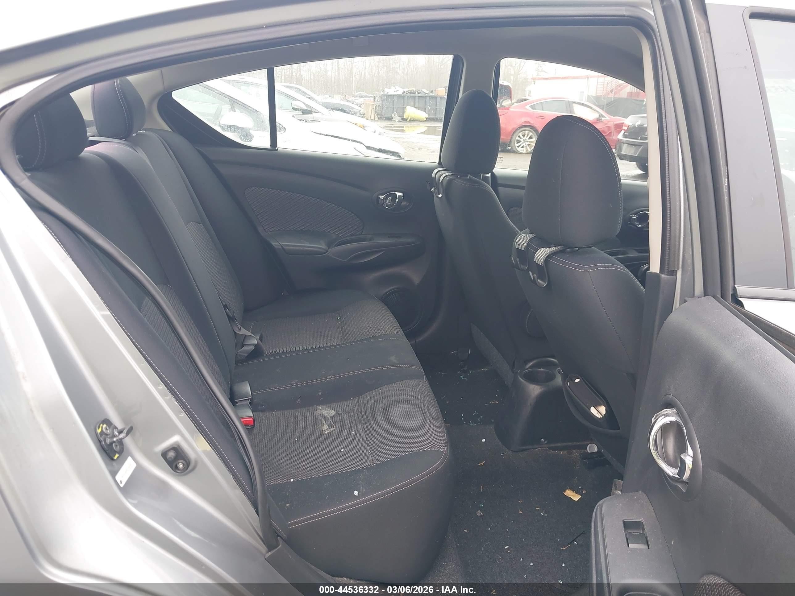 2014 Nissan Versa 1.6 Sl Silver vin: 3N1CN7AP7EL846027
