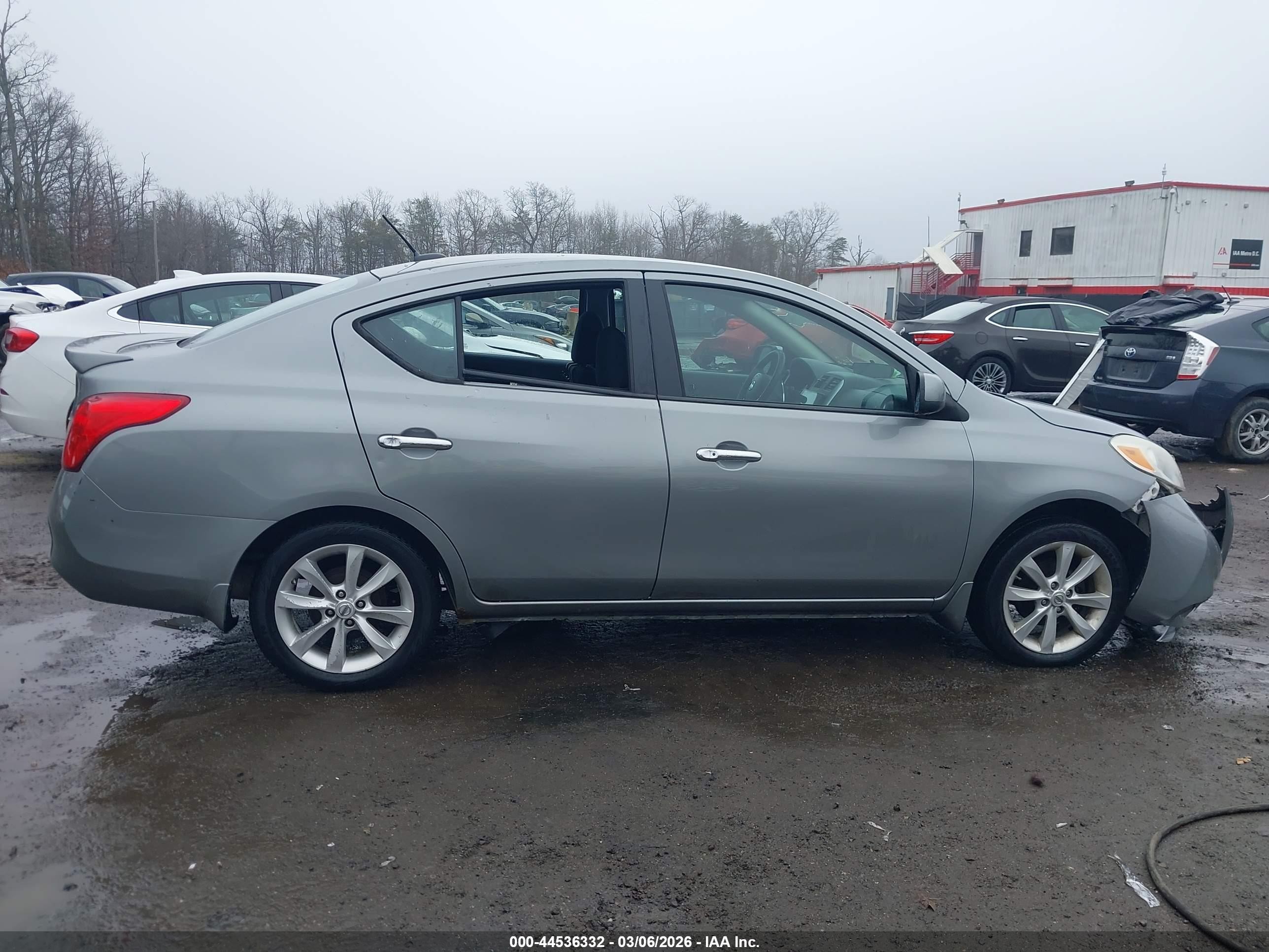 2014 Nissan Versa 1.6 Sl Silver vin: 3N1CN7AP7EL846027