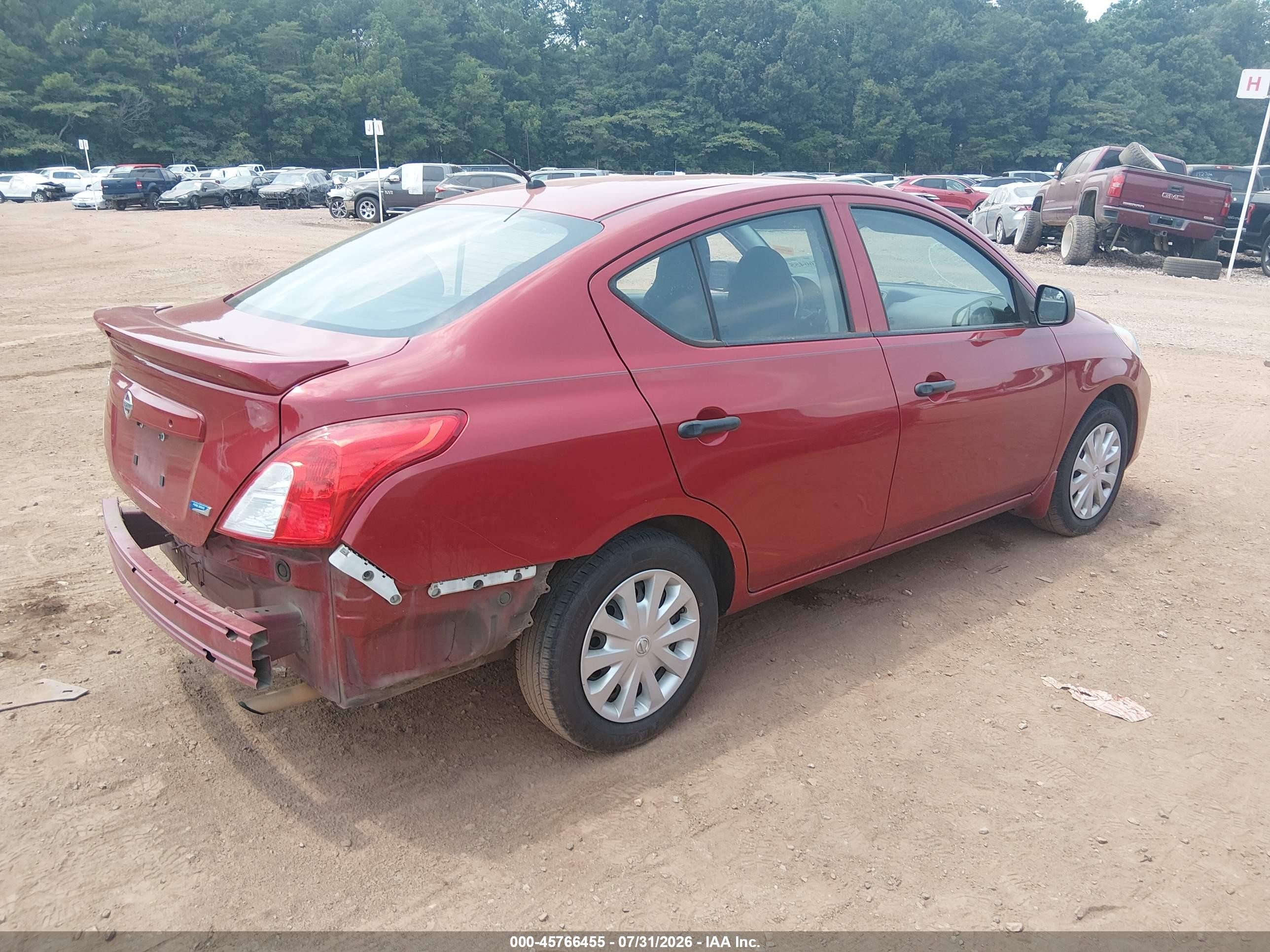 2014 Nissan Versa 1.6 S+ Red vin: 3N1CN7AP7EL847324