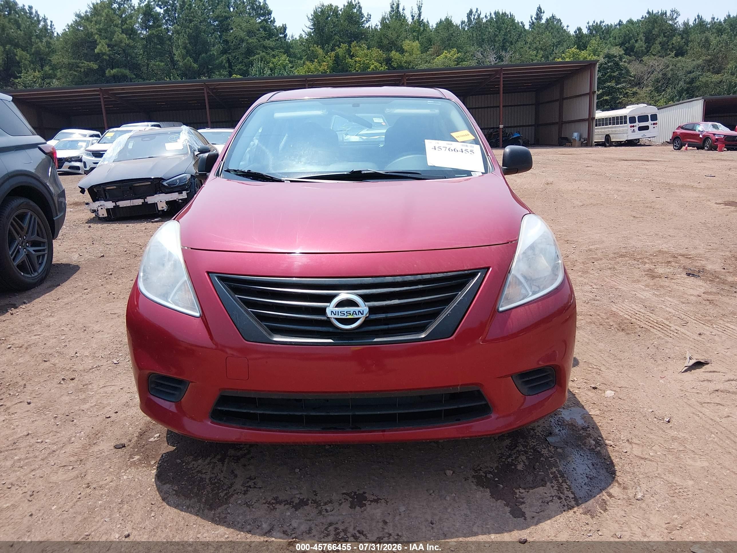2014 Nissan Versa 1.6 S+ Red vin: 3N1CN7AP7EL847324