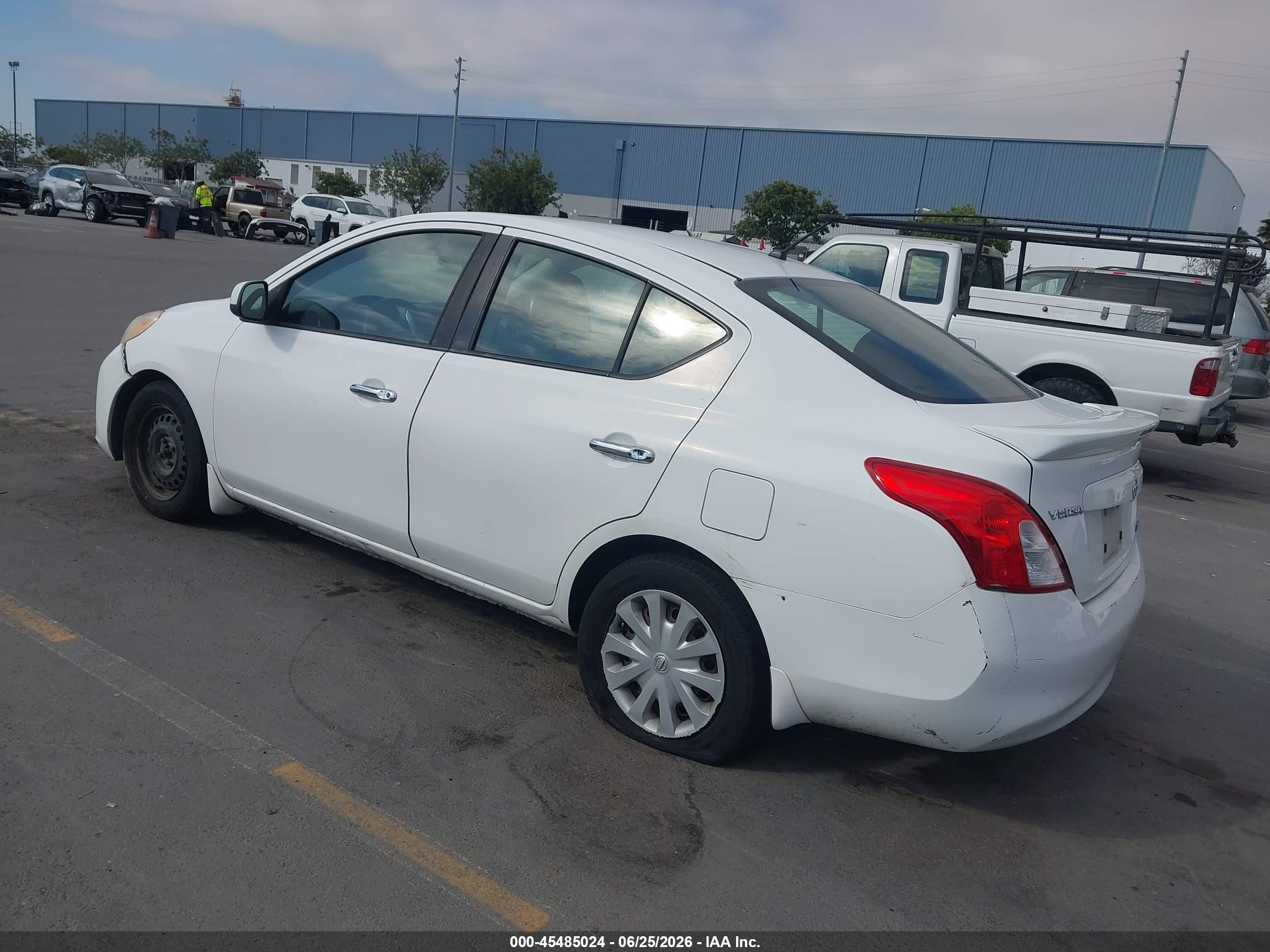 2014 Nissan Versa 1.6 Sv White vin: 3N1CN7AP7EL855066