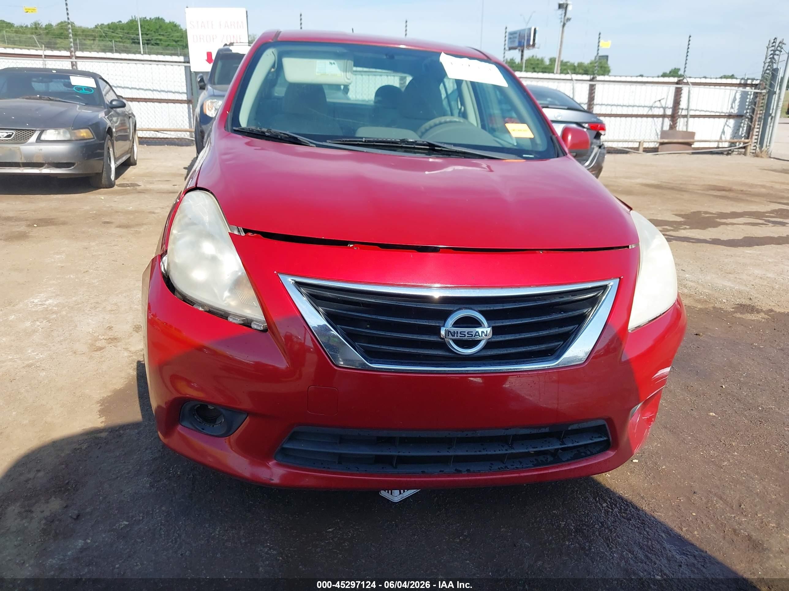 2014 Nissan Versa 1.6 Sl Красный vin: 3N1CN7AP7EL860137