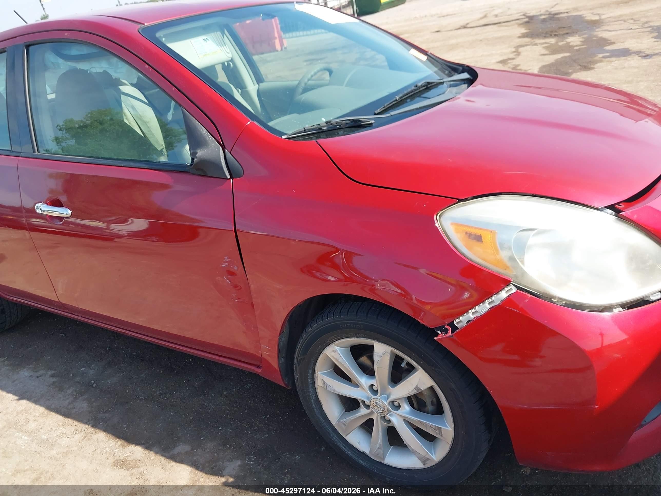2014 Nissan Versa 1.6 Sl Красный vin: 3N1CN7AP7EL860137