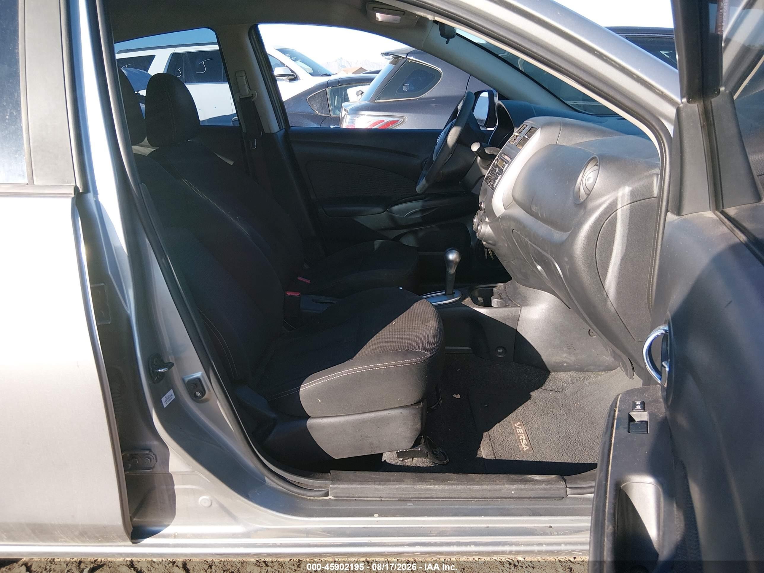 2014 Nissan Versa 1.6 Sv Gray vin: 3N1CN7AP7EL867072