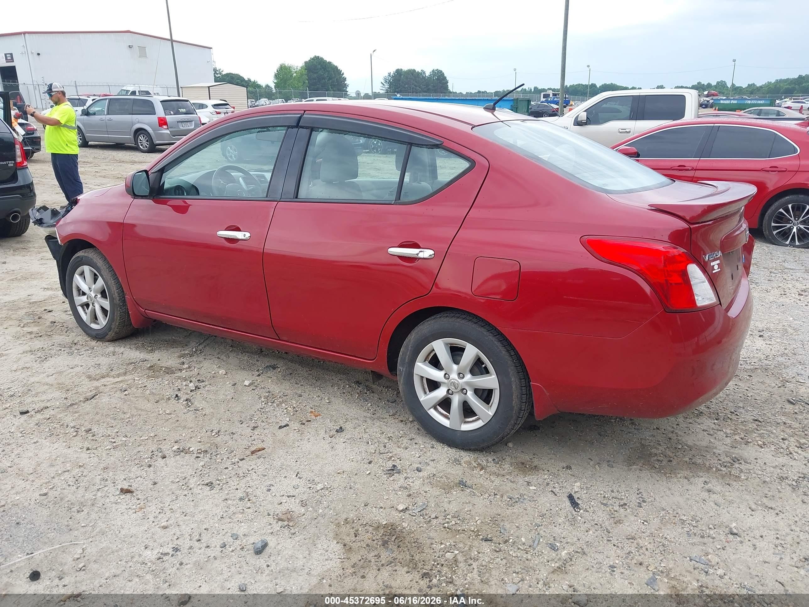 2014 Nissan Versa 1.6 Sv Red vin: 3N1CN7AP7EL876306