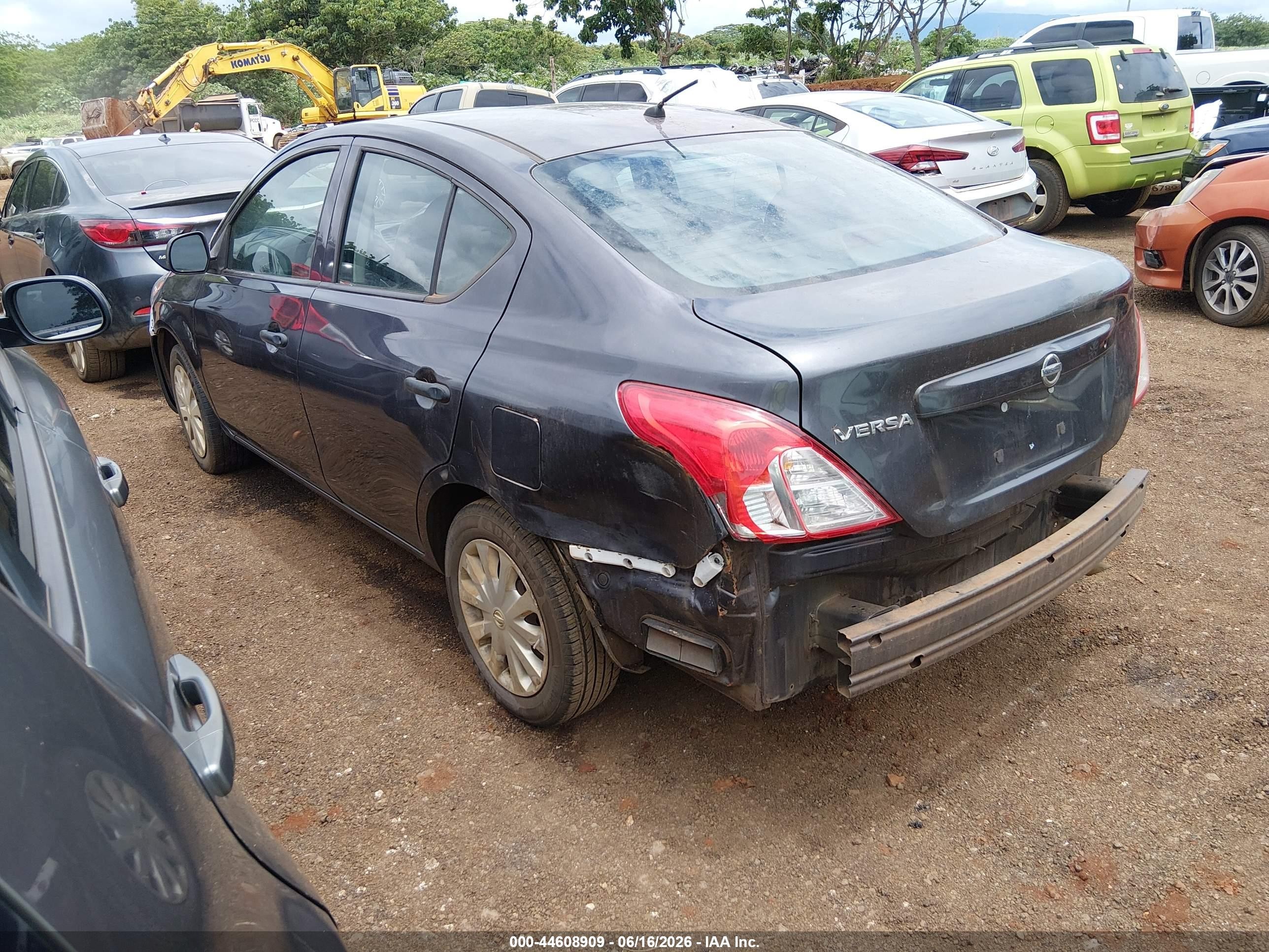 2015 Nissan Versa 1.6 S Gray vin: 3N1CN7AP7FL801400