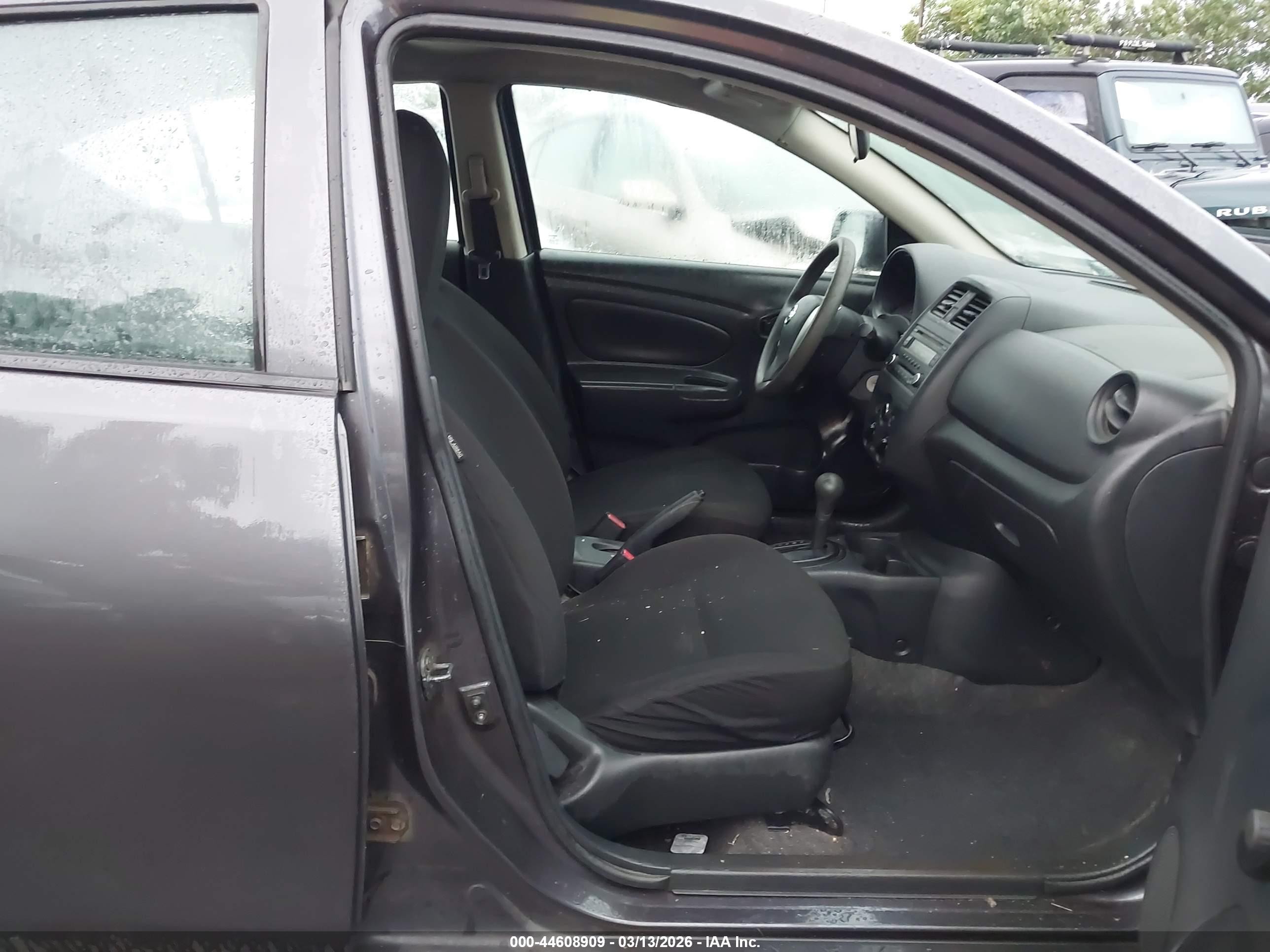 2015 Nissan Versa 1.6 S Gray vin: 3N1CN7AP7FL801400