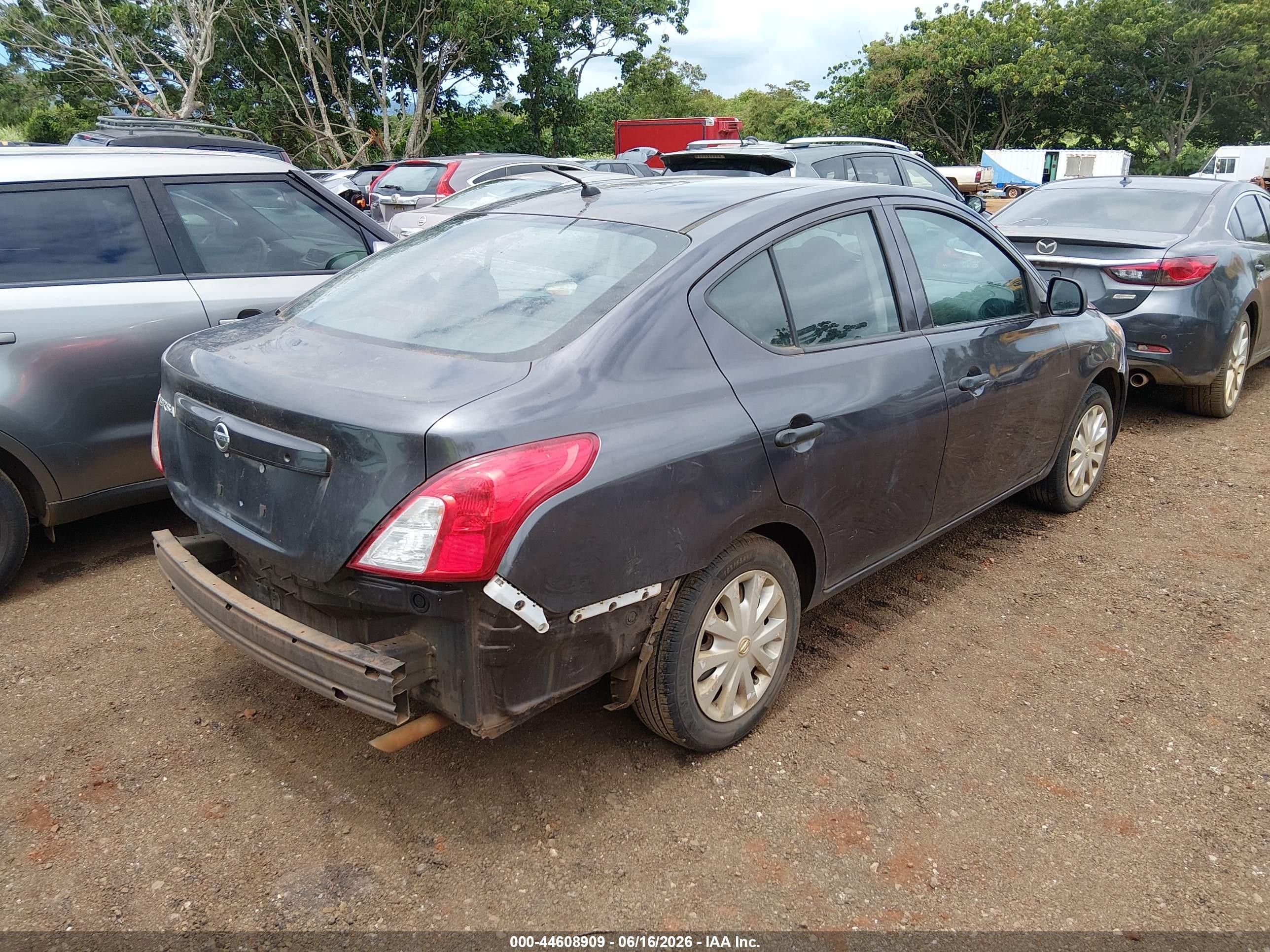 2015 Nissan Versa 1.6 S Gray vin: 3N1CN7AP7FL801400