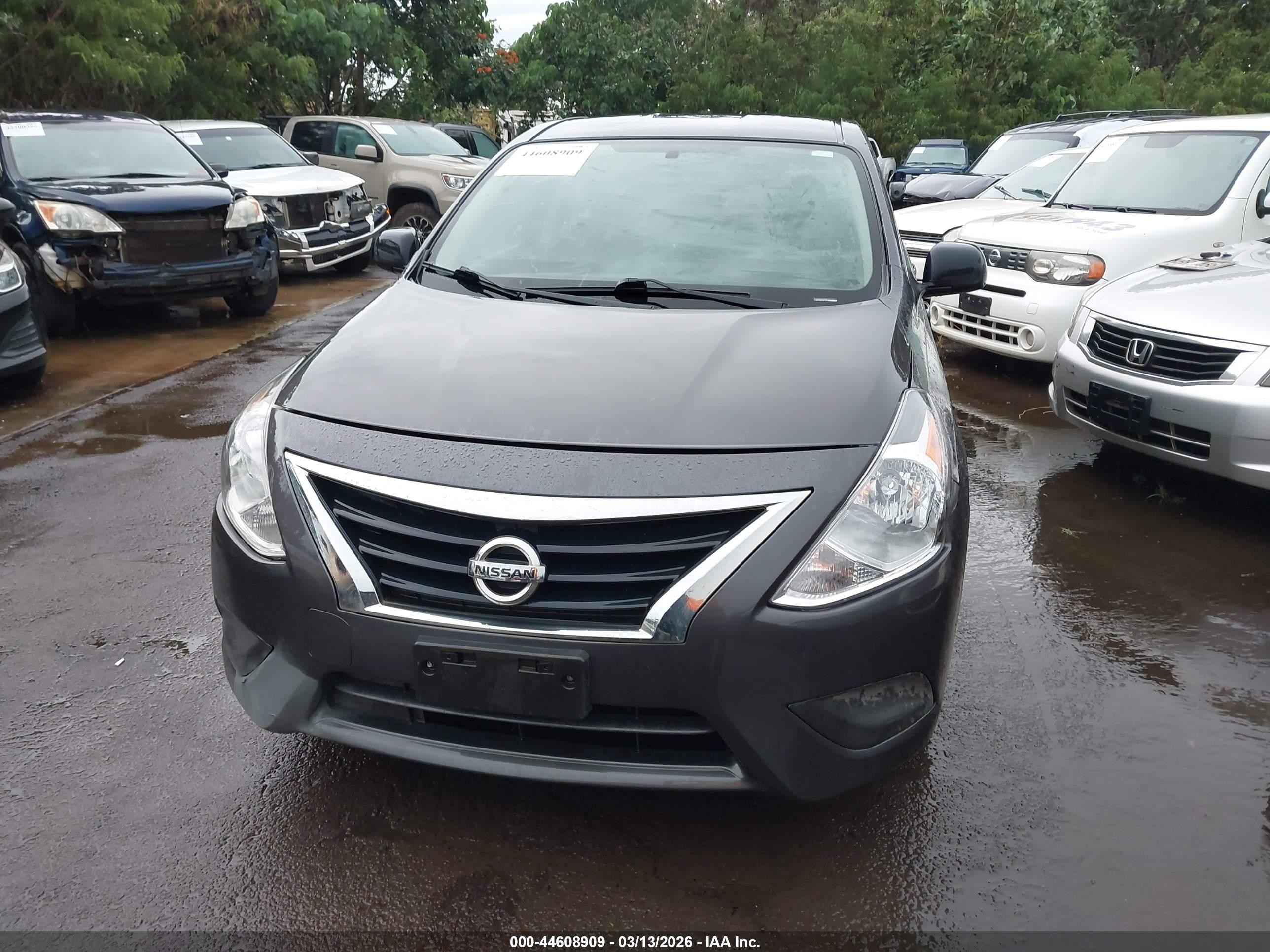 2015 Nissan Versa 1.6 S Gray vin: 3N1CN7AP7FL801400