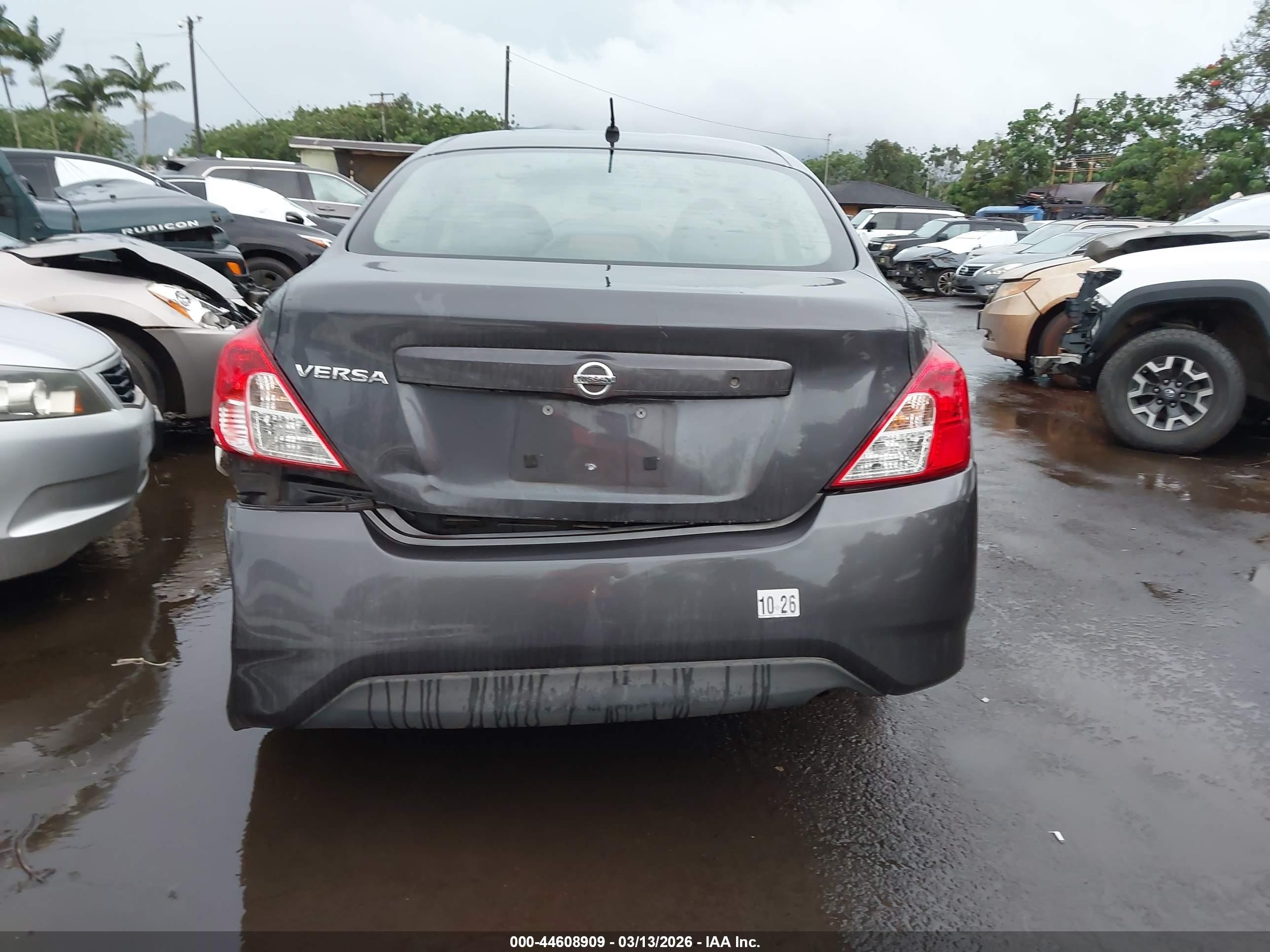 2015 Nissan Versa 1.6 S Gray vin: 3N1CN7AP7FL801400