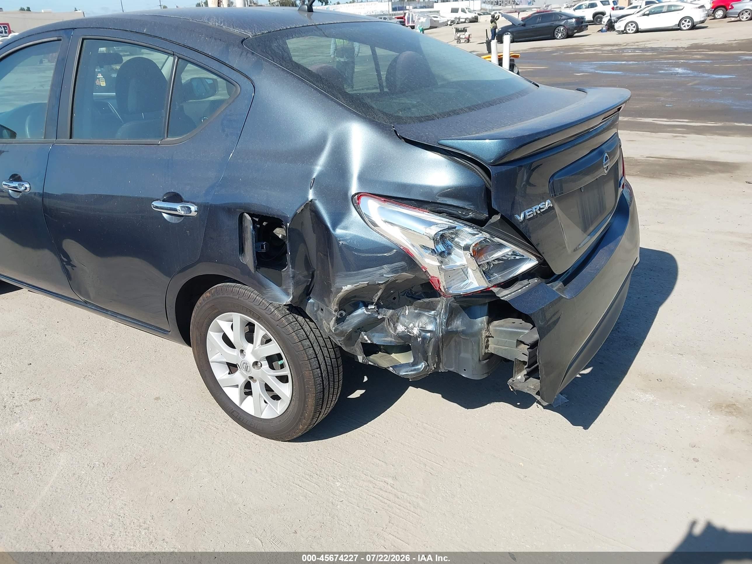 2015 Nissan Versa 1.6 Sv Dark Blue vin: 3N1CN7AP7FL802966