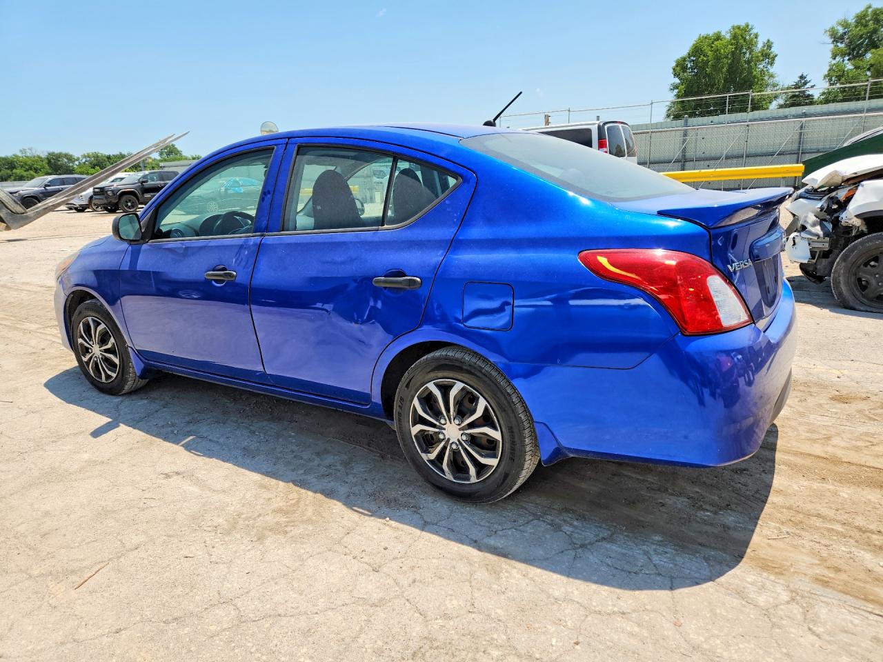 2015 Nissan Versa 1.6 S Plus Blue vin: 3N1CN7AP7FL807293