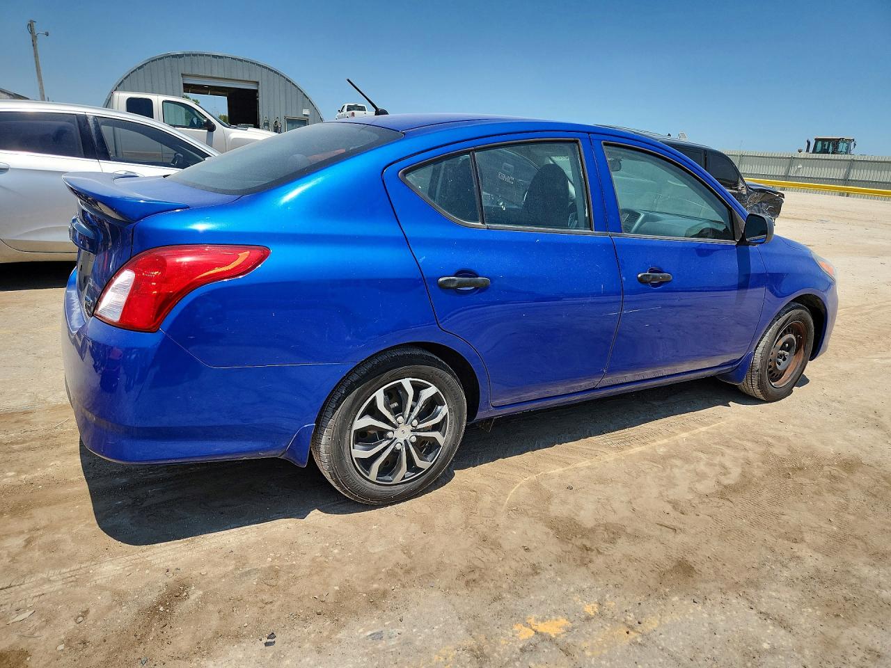 2015 Nissan Versa 1.6 S Plus Blue vin: 3N1CN7AP7FL807293
