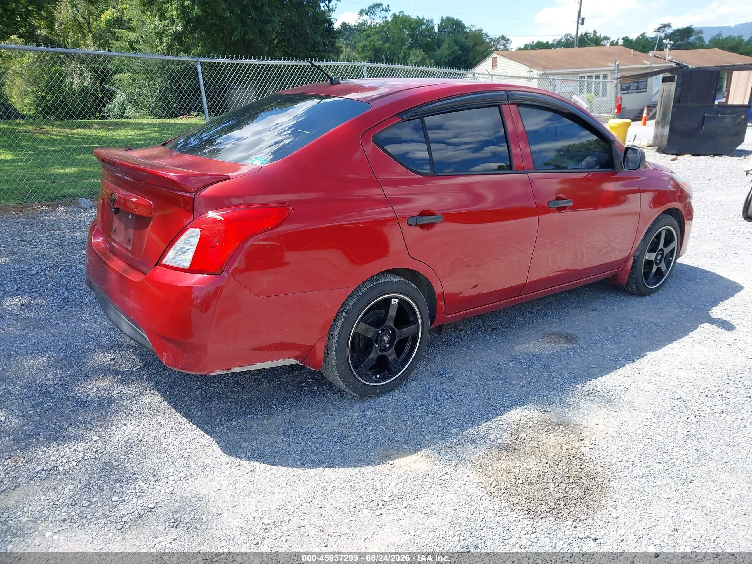 2015 Nissan Versa 1.6 S+ Red vin: 3N1CN7AP7FL820299