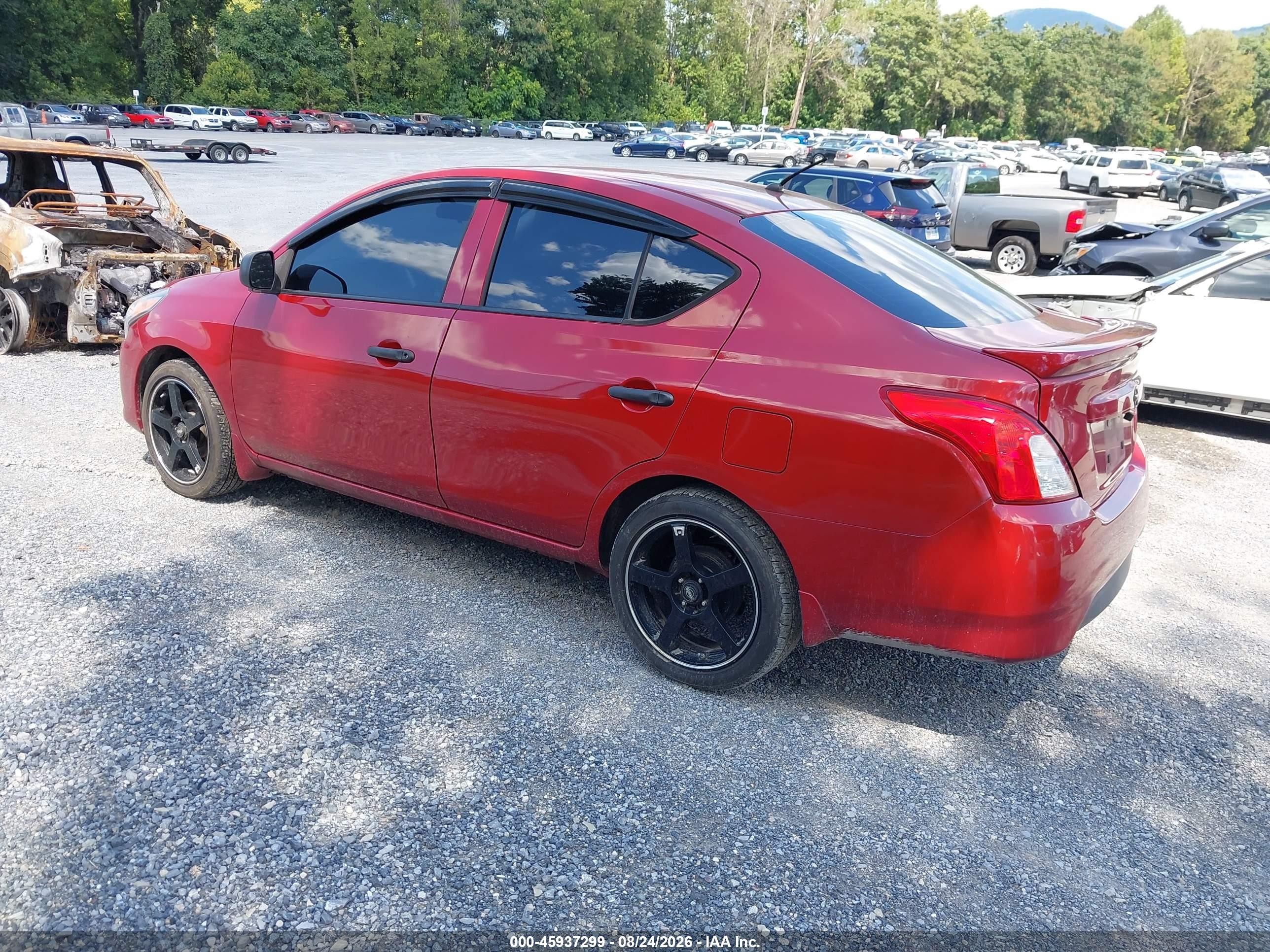 2015 Nissan Versa 1.6 S+ Red vin: 3N1CN7AP7FL820299