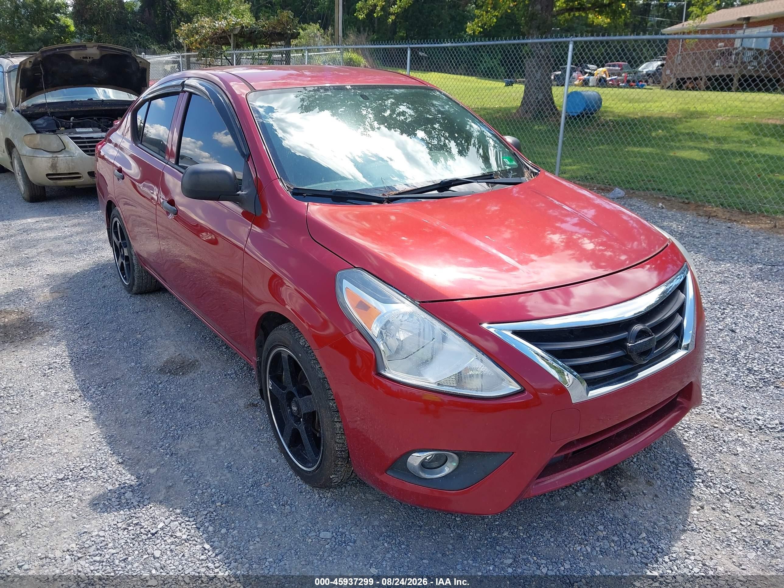 2015 Nissan Versa 1.6 S+ Red vin: 3N1CN7AP7FL820299