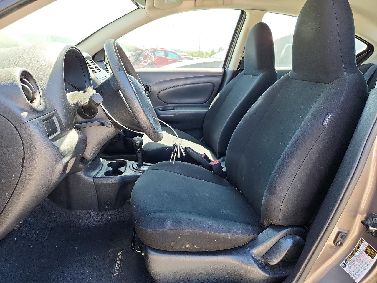 2015 Nissan Versa 1.6 S Plus Tan vin: 3N1CN7AP7FL820366